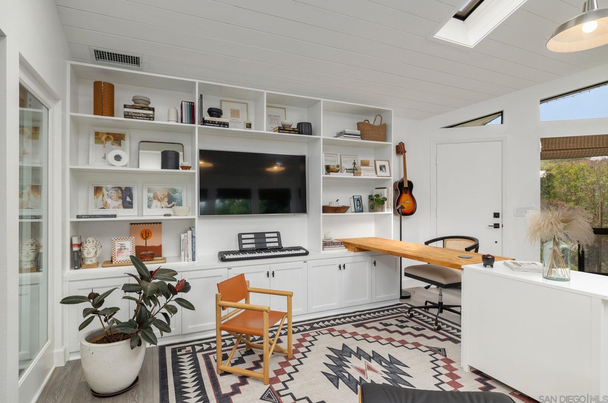 3550 Laketree Dr, Fallbrook CA  92028-8881 exterior