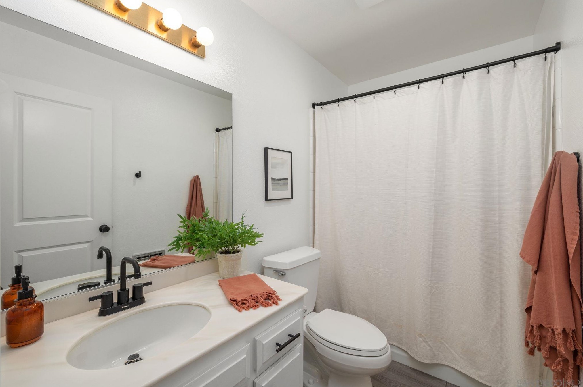 3550 Laketree Dr, Fallbrook CA  92028-8881 exterior