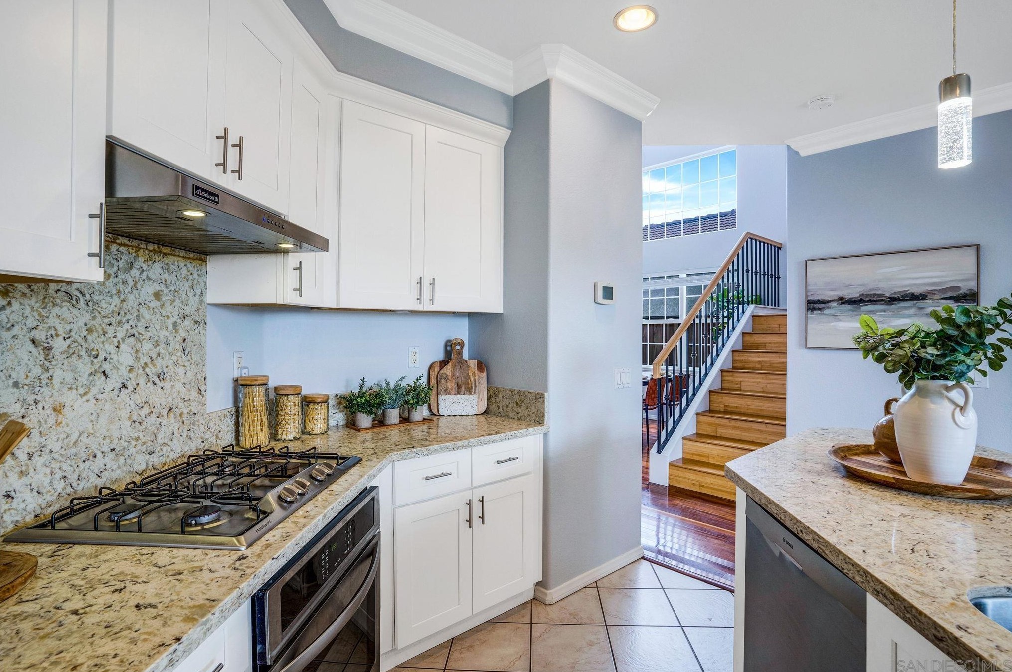 1080 Camino Del Sol, Chula Vista CA  91910-7063 exterior