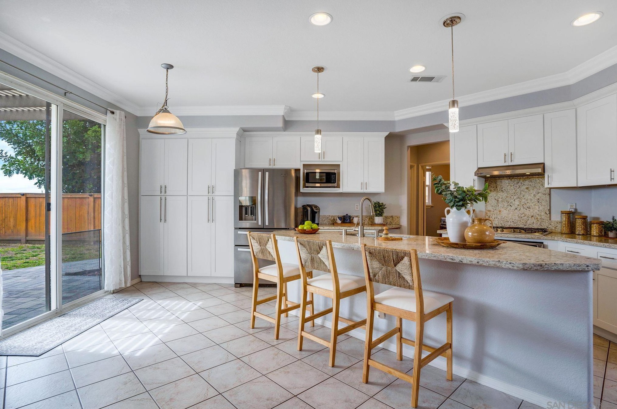 1080 Camino Del Sol, Chula Vista CA  91910-7063 exterior