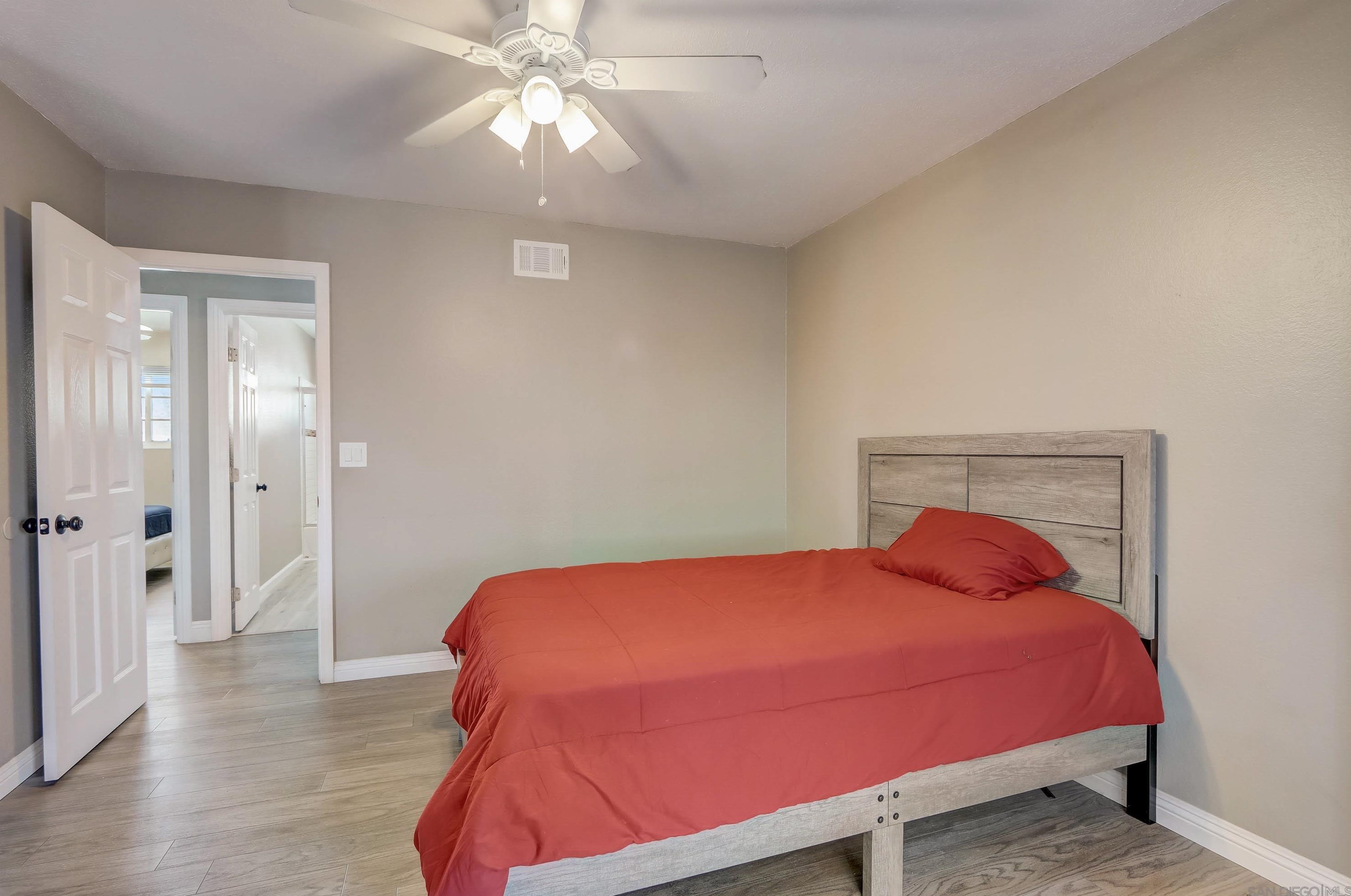 1459 Hilltop Dr, Chula Vista CA  91911-5214 exterior
