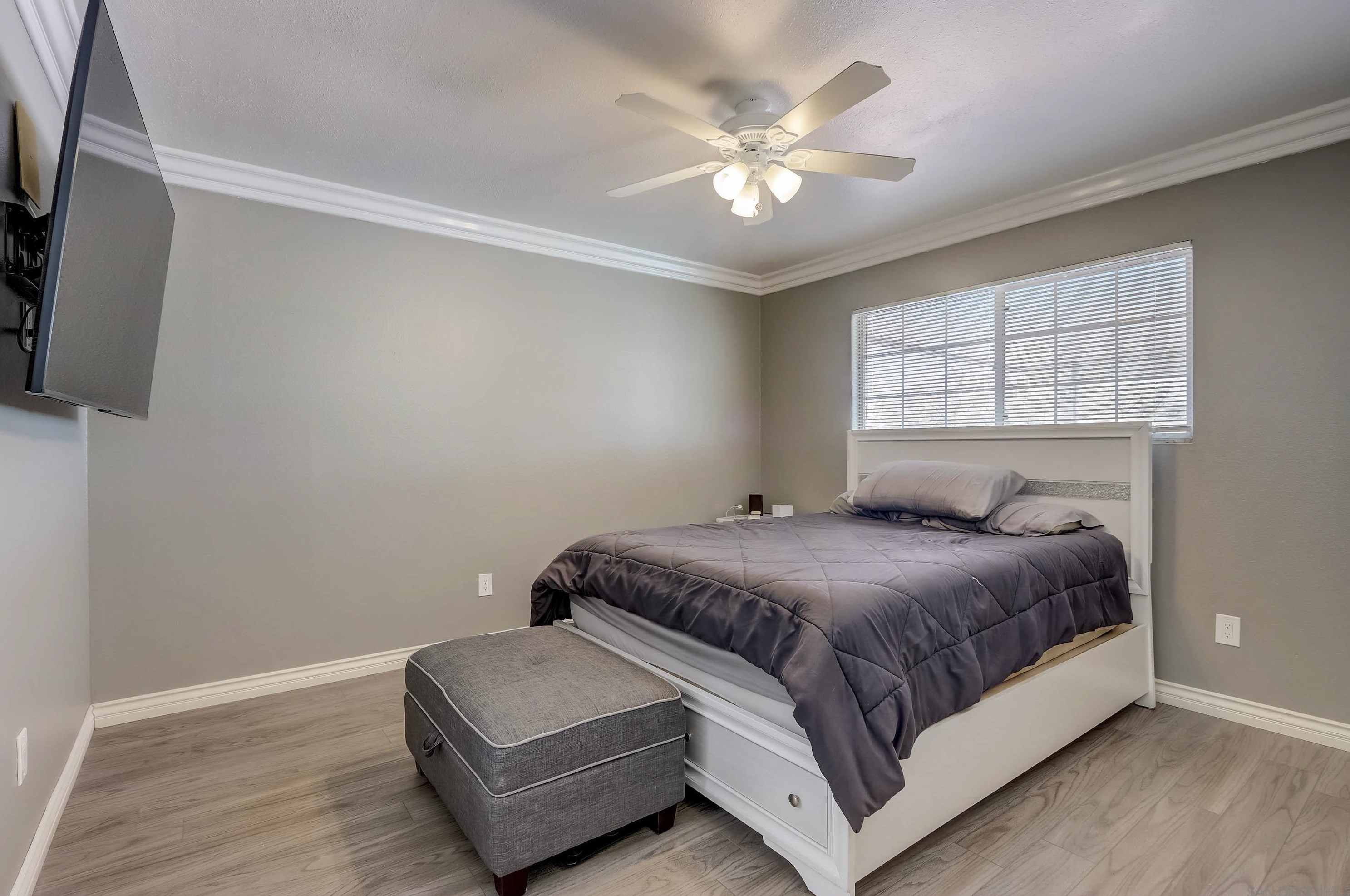 1459 Hilltop Dr, Chula Vista CA  91911-5214 exterior