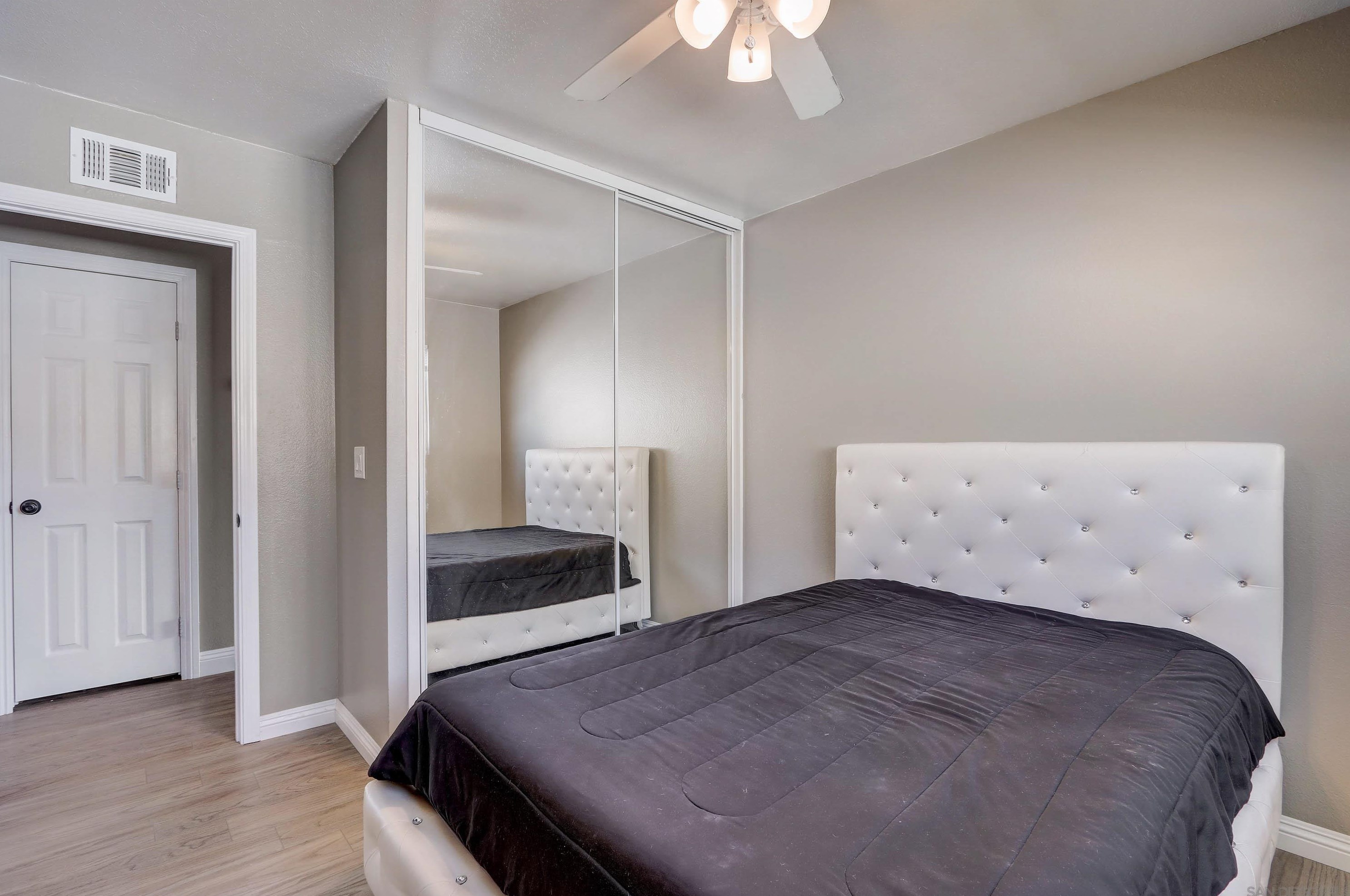 1459 Hilltop Dr, Chula Vista CA  91911-5214 exterior
