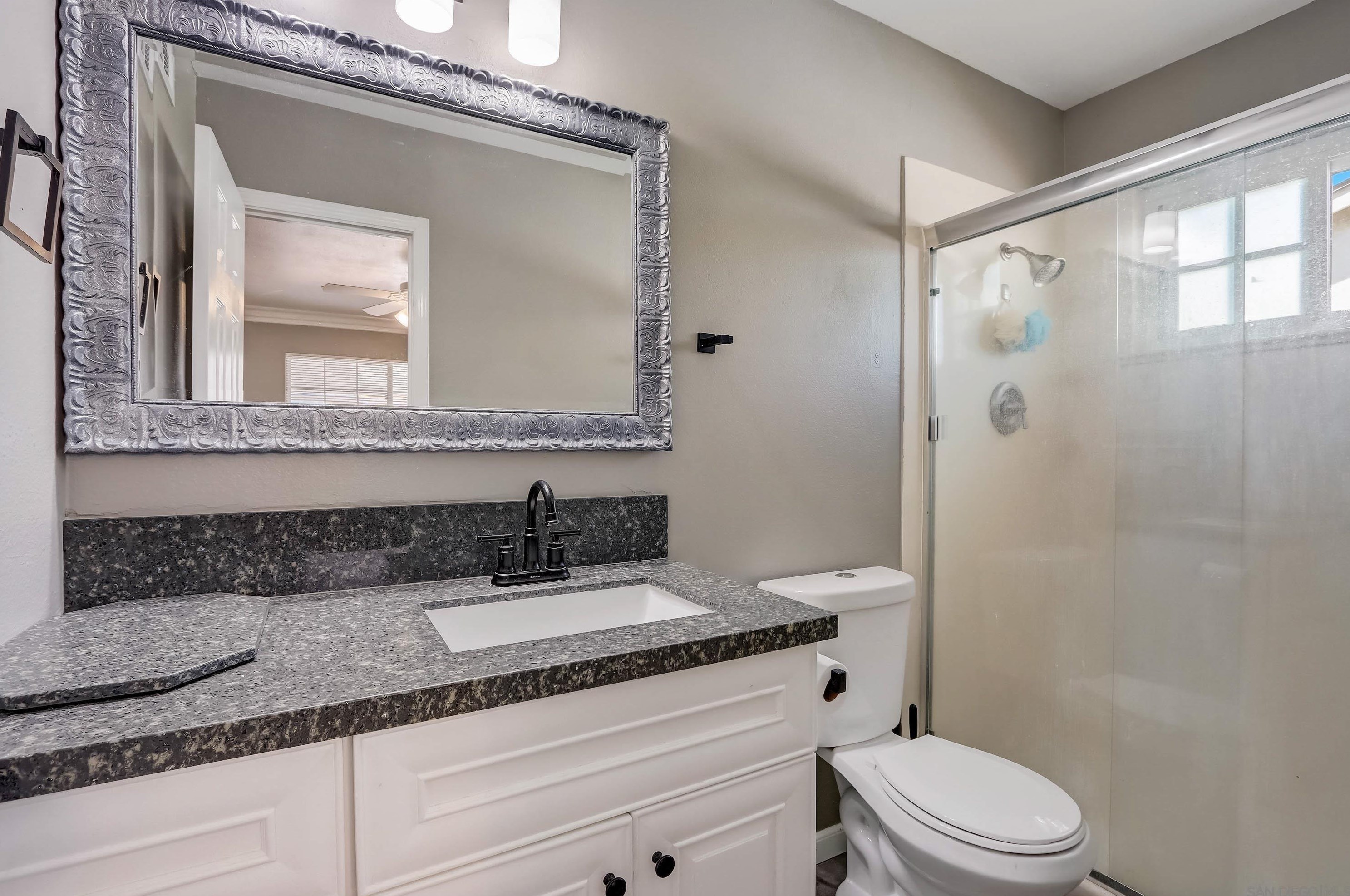 1459 Hilltop Dr, Chula Vista CA  91911-5214 exterior