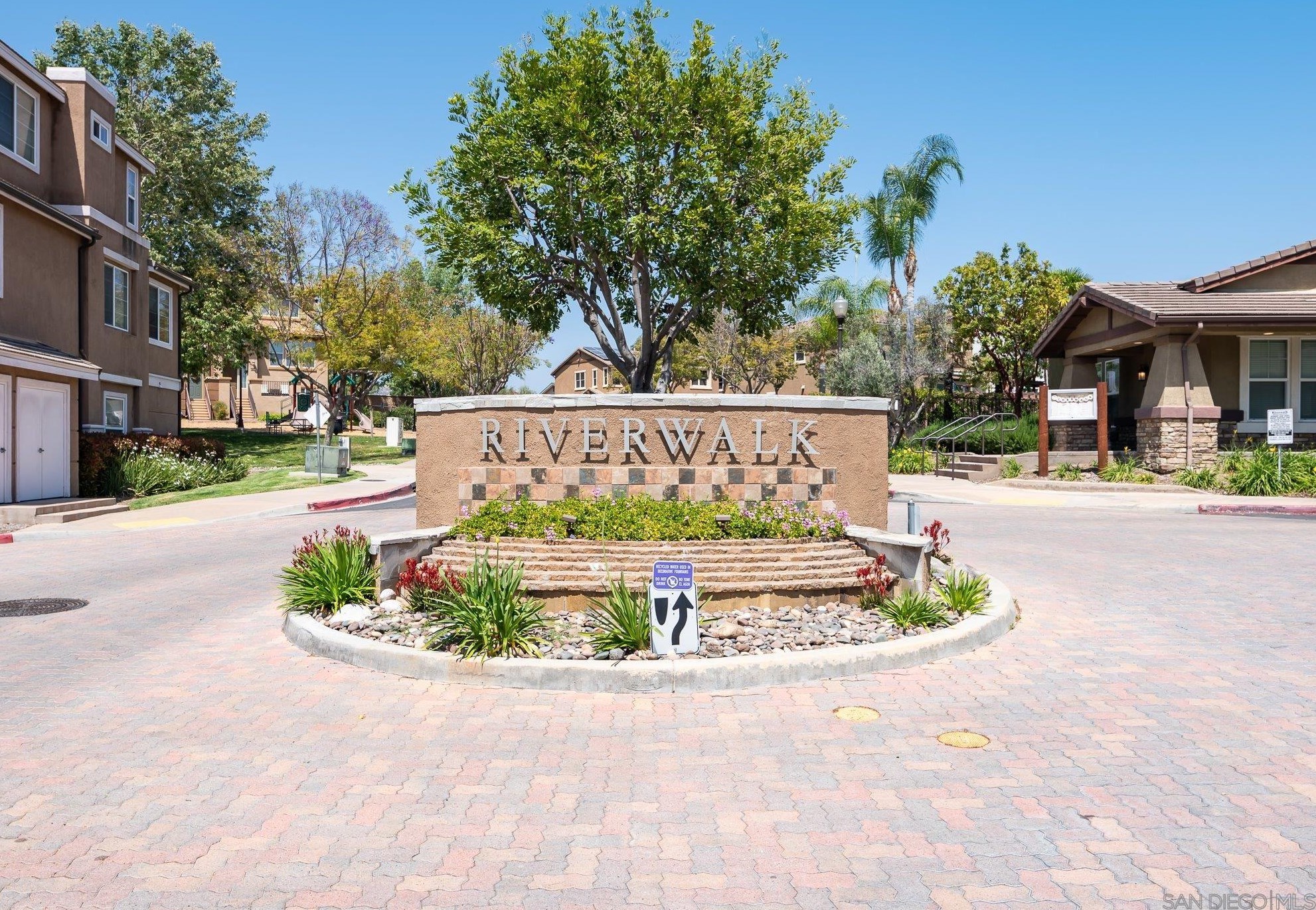 10120 Star Magnolia Ln, Santee CA  92071-7217 exterior