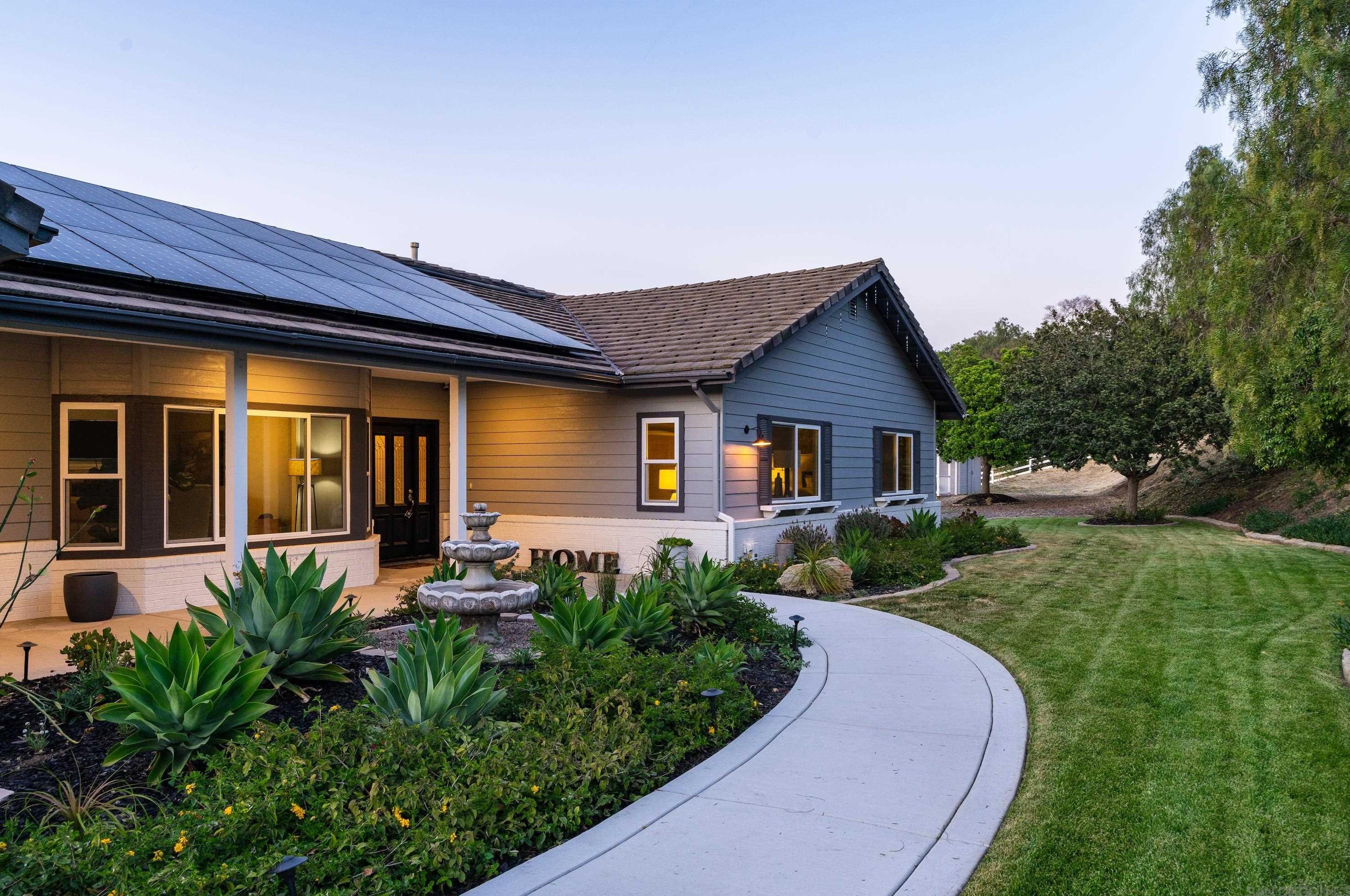 1834 Winterwarm Dr, Fallbrook CA  92028-8831 exterior