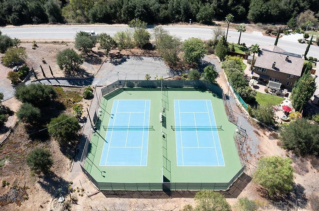 10732 Meadow Glen Way, Escondido CA  92026-6924 exterior