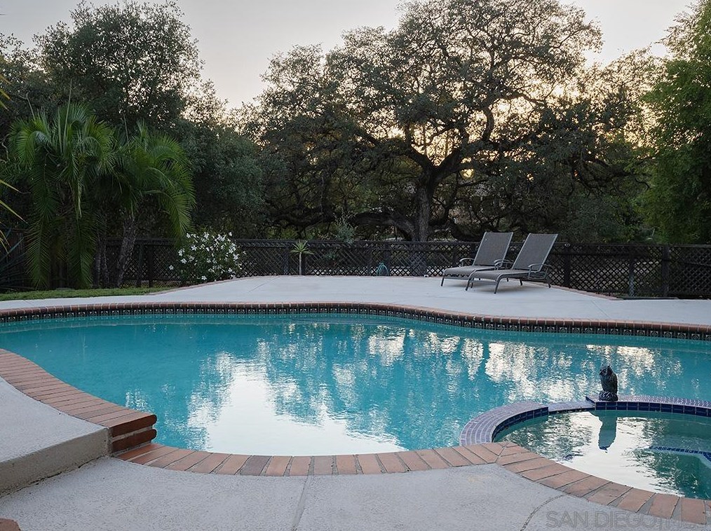 10732 Meadow Glen Way, Escondido CA  92026-6924 exterior