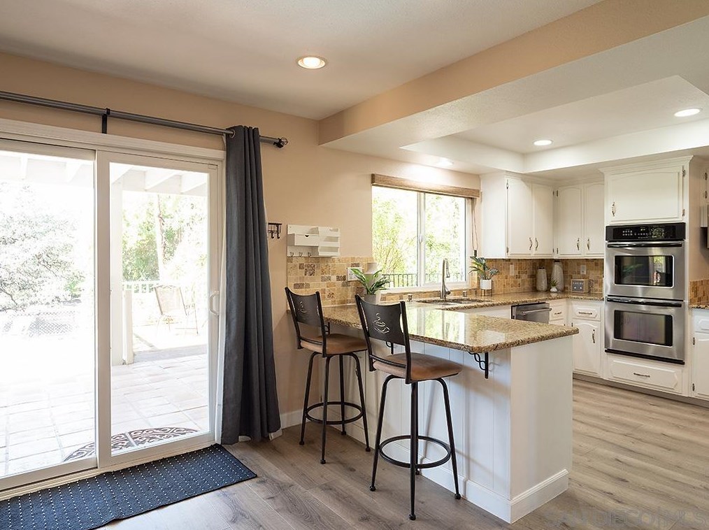 10732 Meadow Glen Way, Escondido CA  92026-6924 exterior