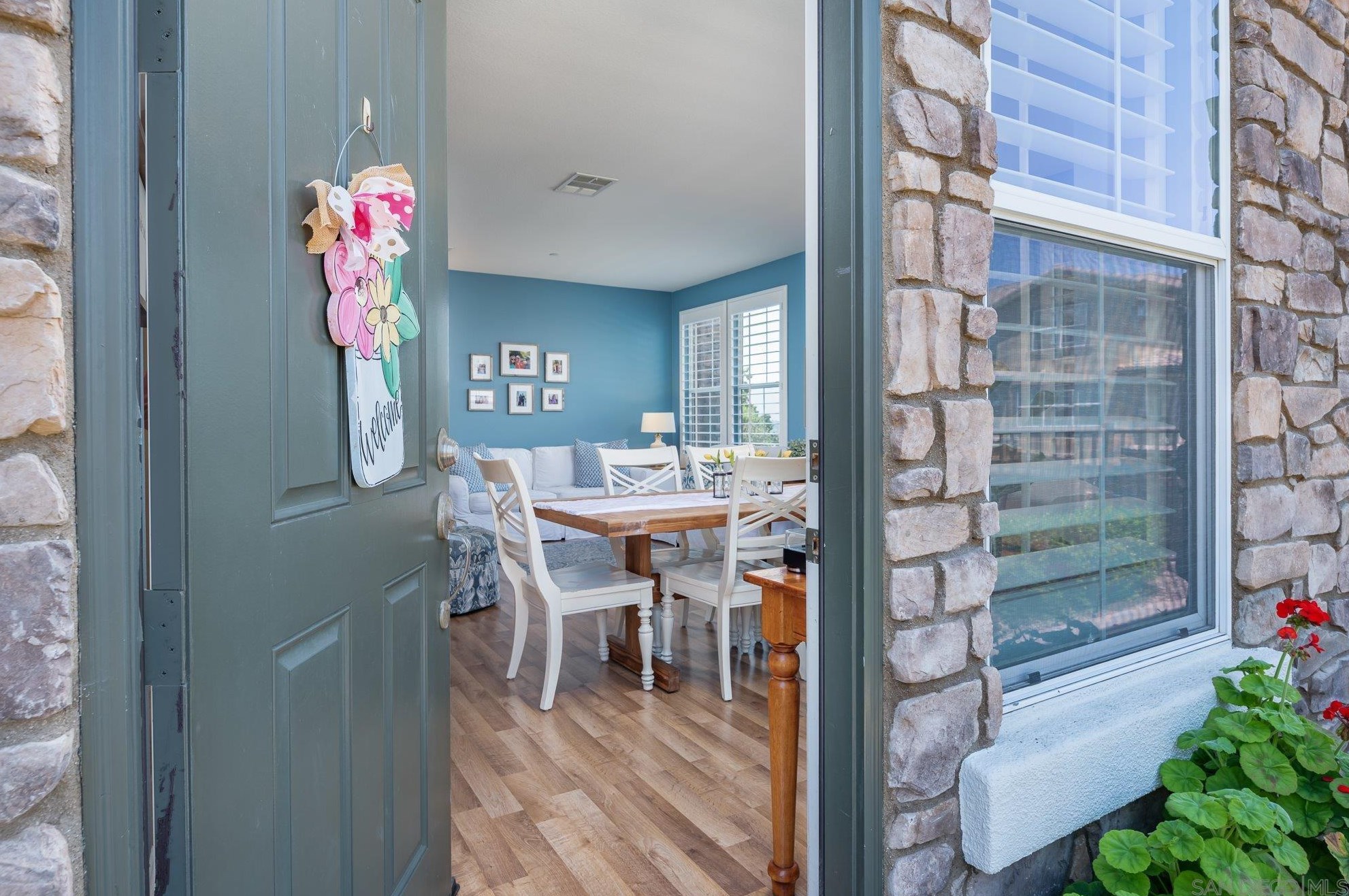 2011 Montilla St, Santee CA  92071-5624 exterior