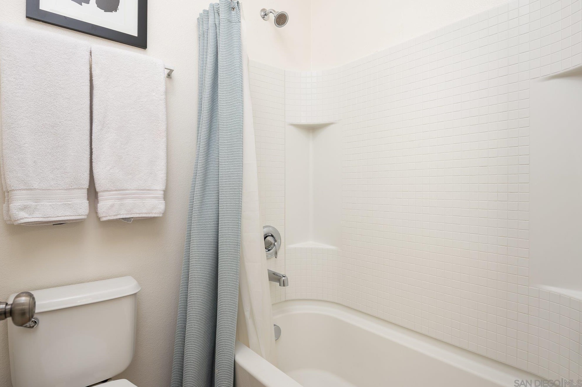 2011 Montilla St, Santee CA  92071-5624 exterior