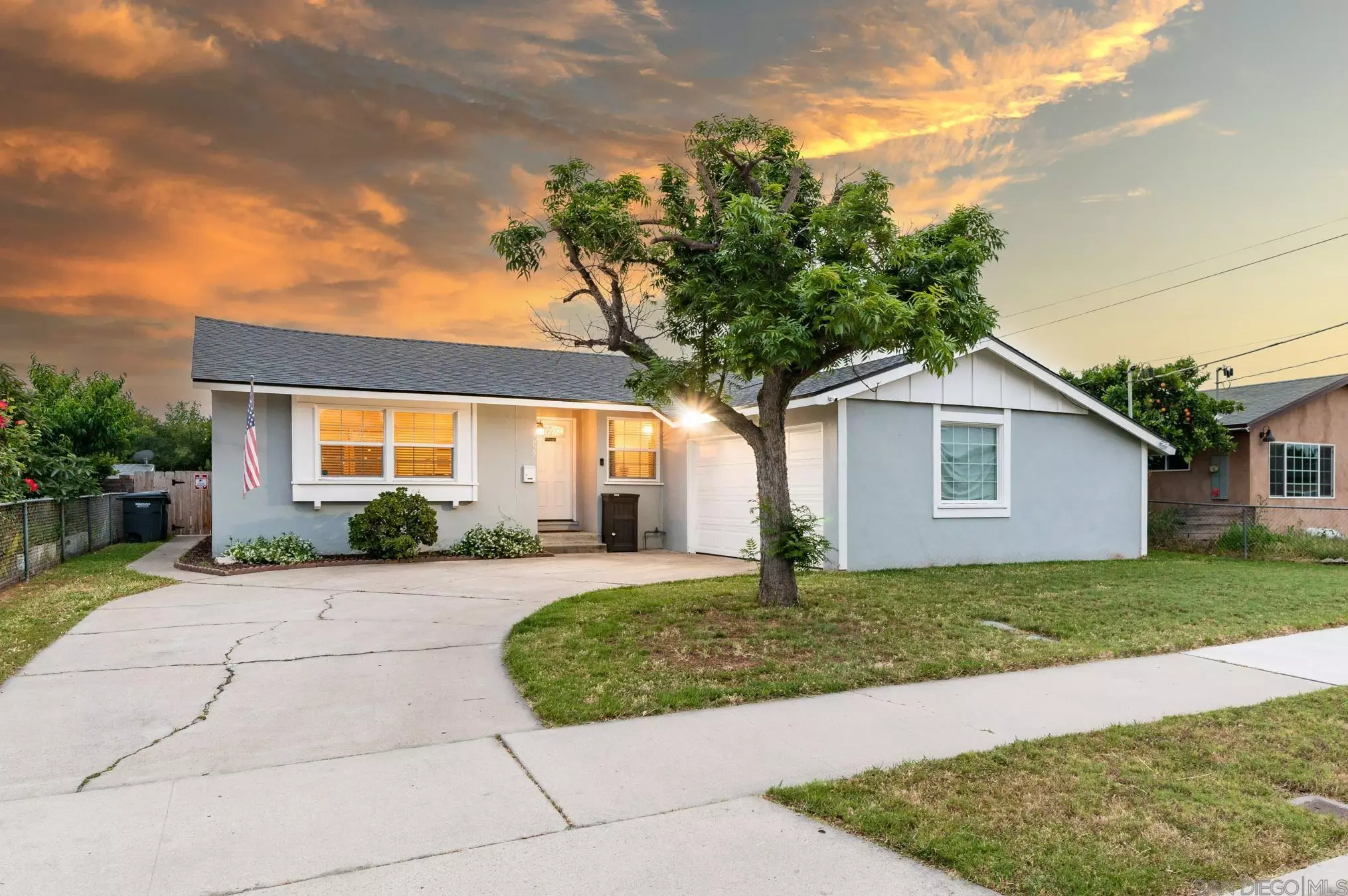 9027 Frederick St, Spring Valley CA  91977-5606 exterior