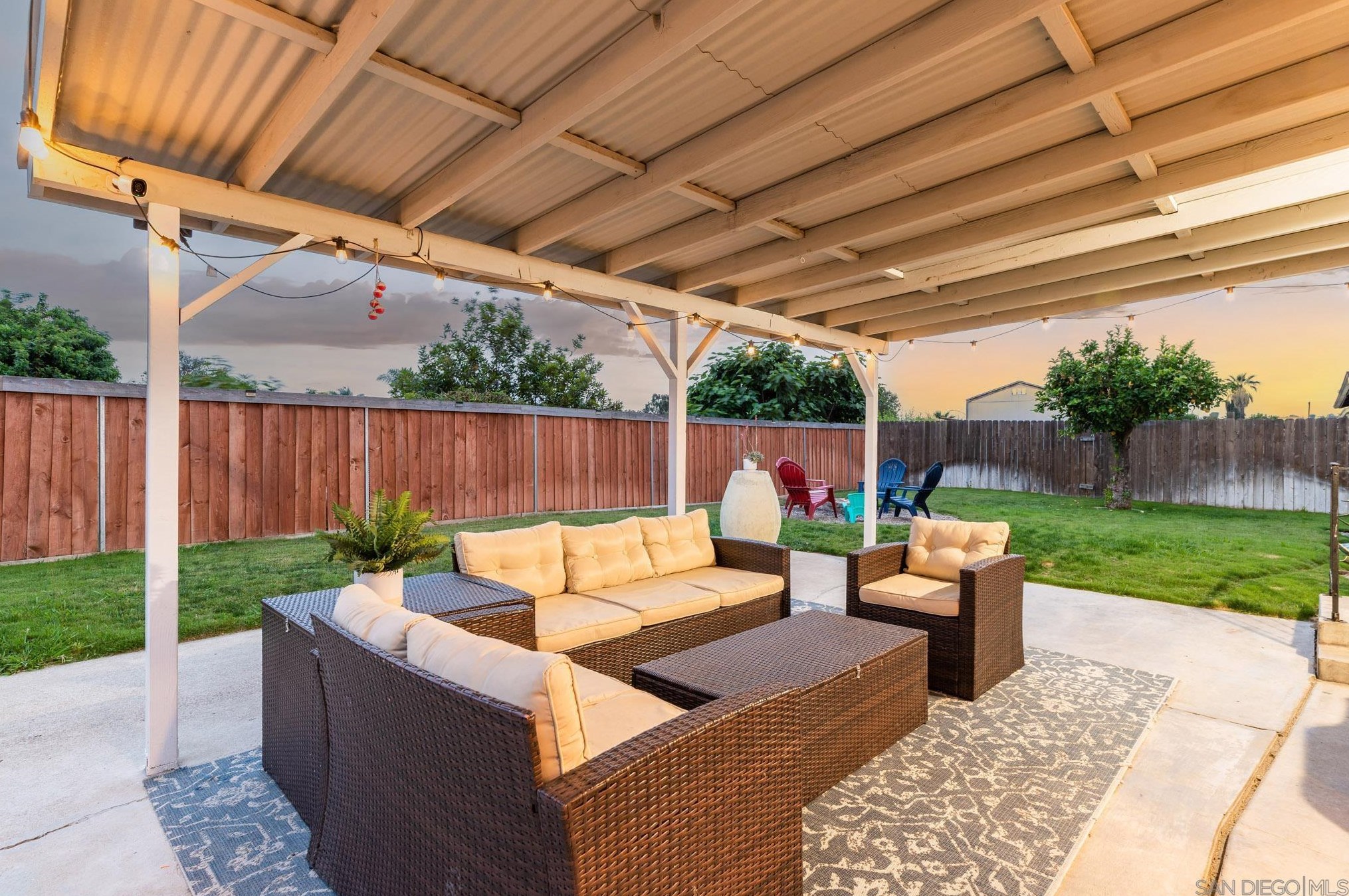 9027 Frederick St, Spring Valley CA  91977-5606 exterior