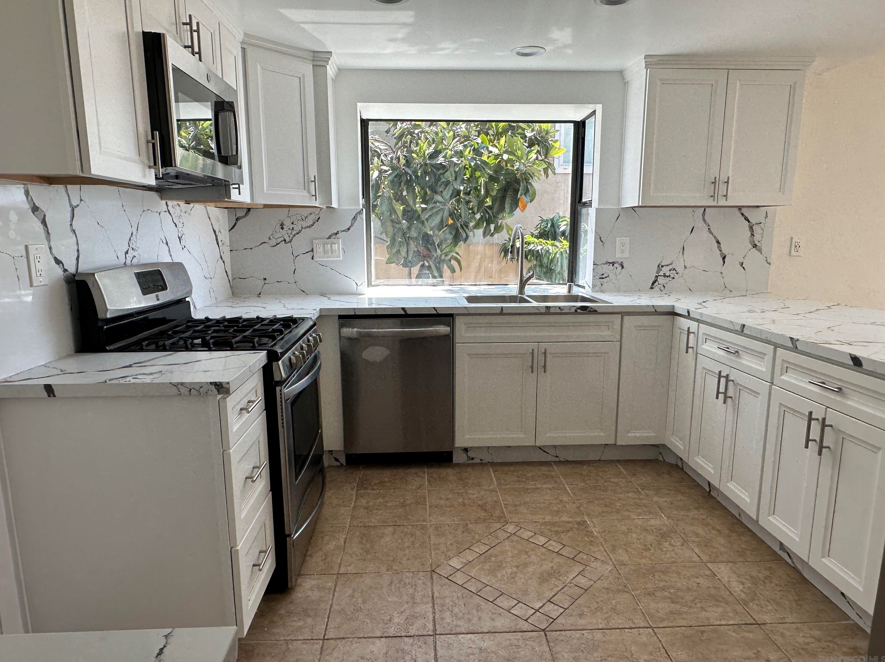 11869 Via Germo, El Cajon, CA 92019