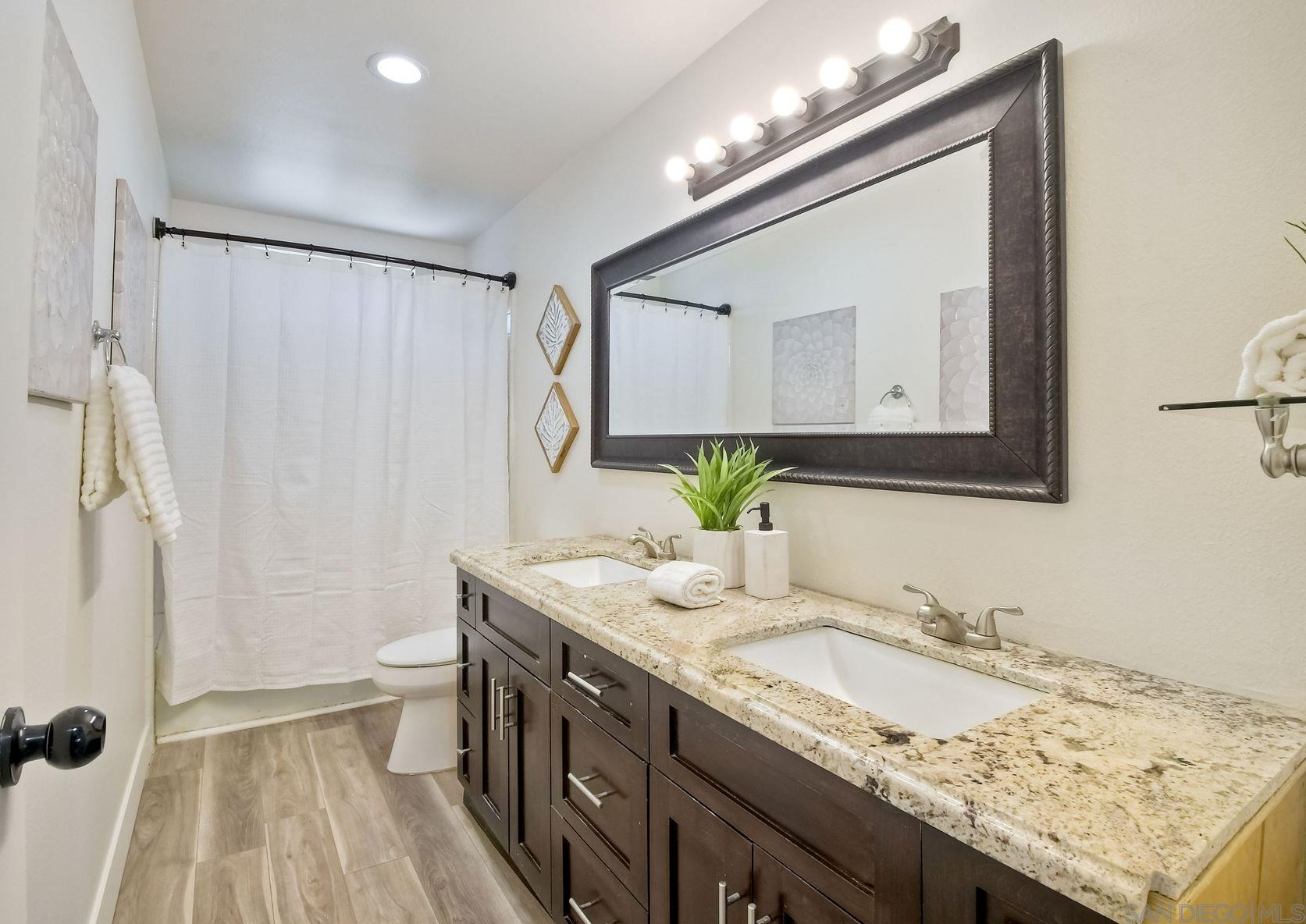 8786 Blue Boy Ln, Santee CA  92071-4322 exterior