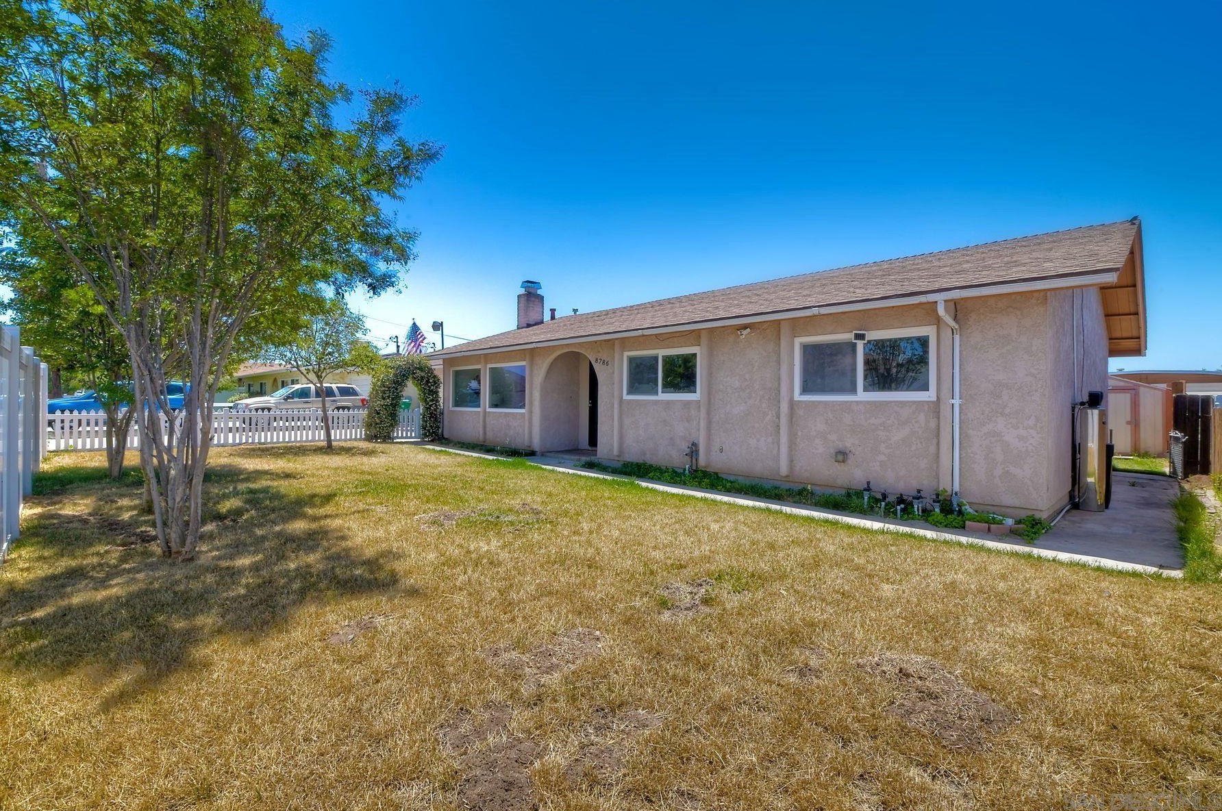 8786 Blue Boy Ln, Santee CA  92071-4322 exterior