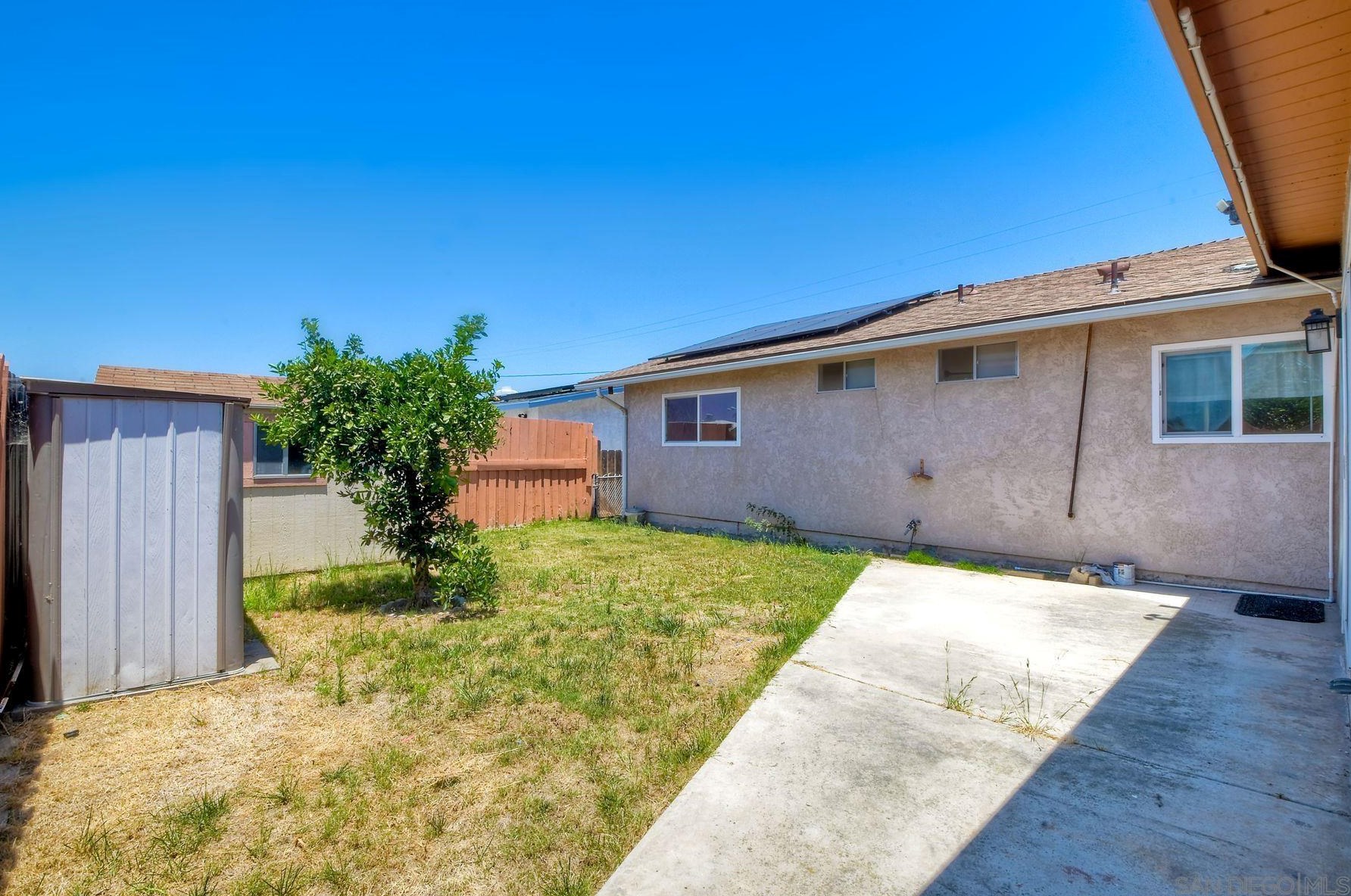 8786 Blue Boy Ln, Santee CA  92071-4322 exterior