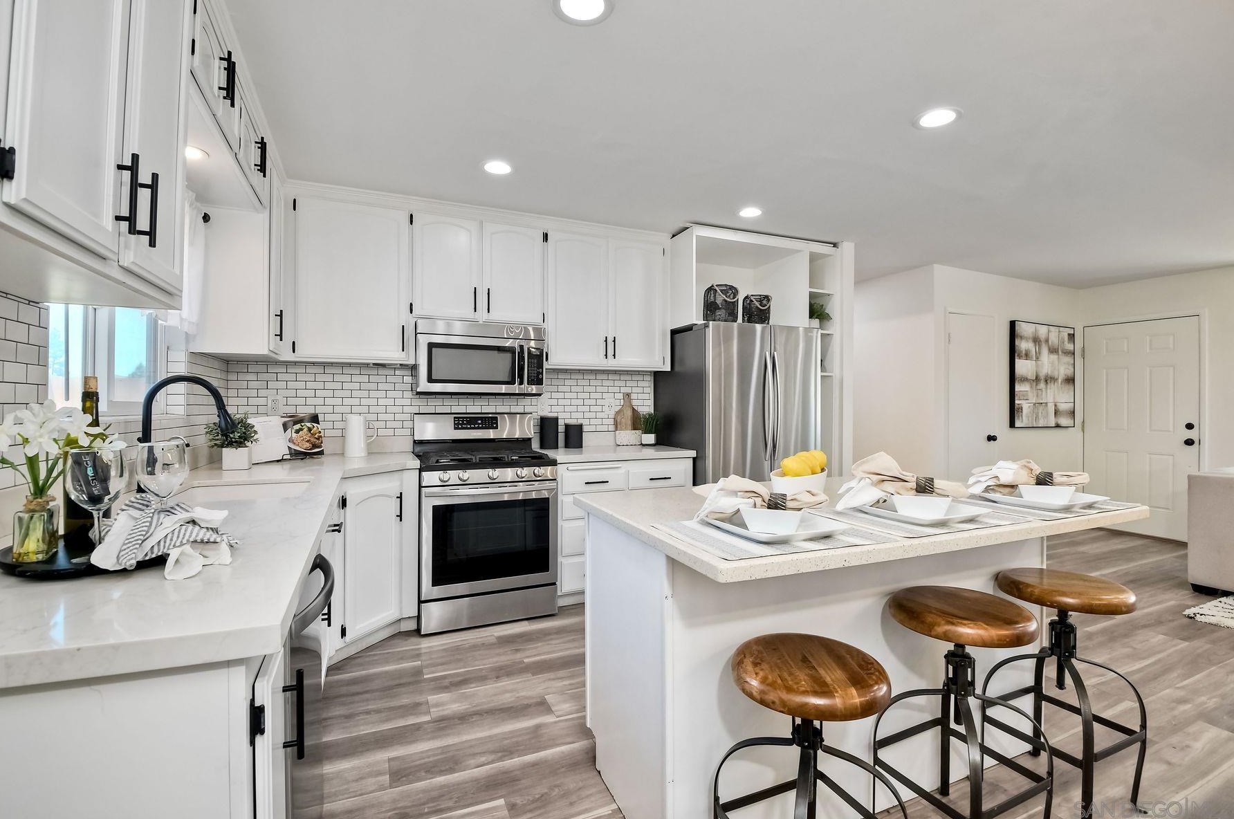 8786 Blue Boy Ln, Santee CA  92071-4322 exterior