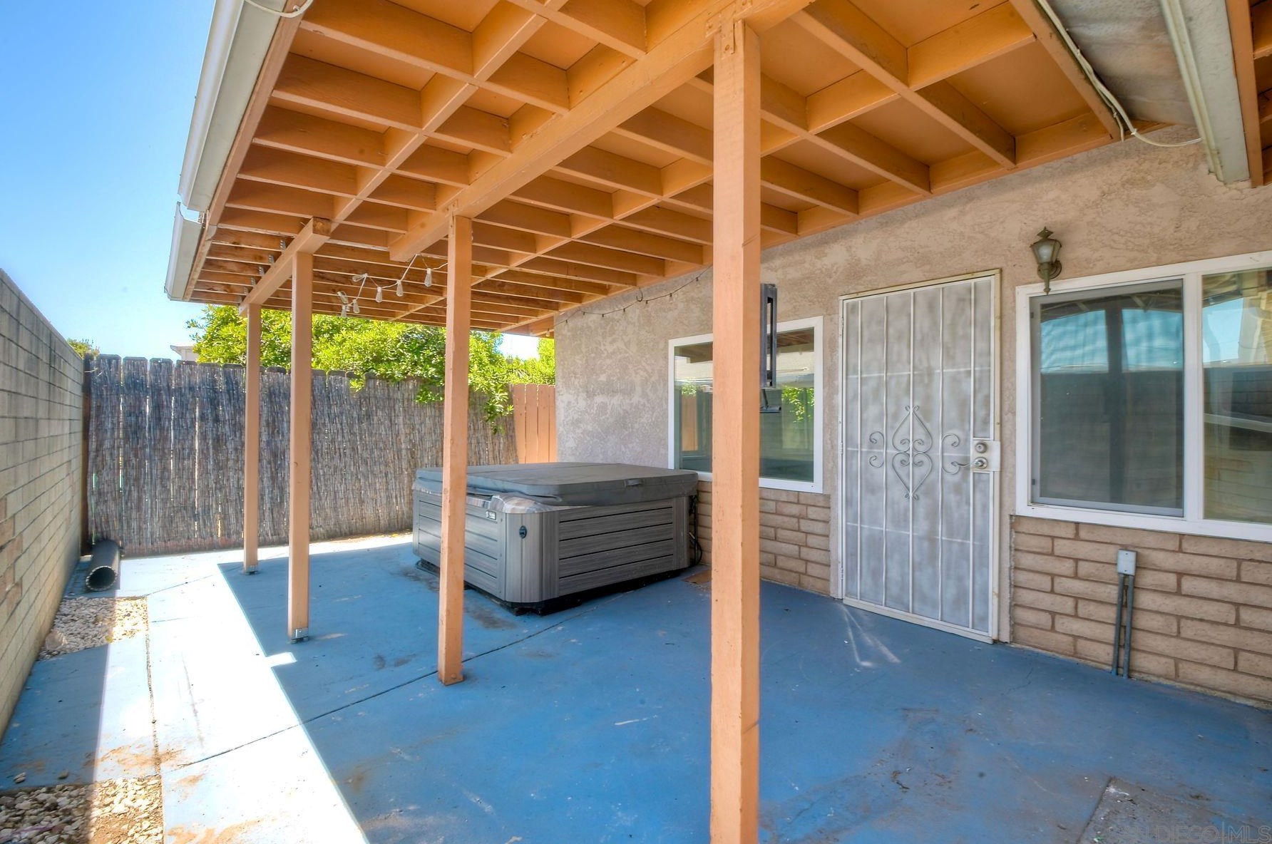 8786 Blue Boy Ln, Santee CA  92071-4322 exterior