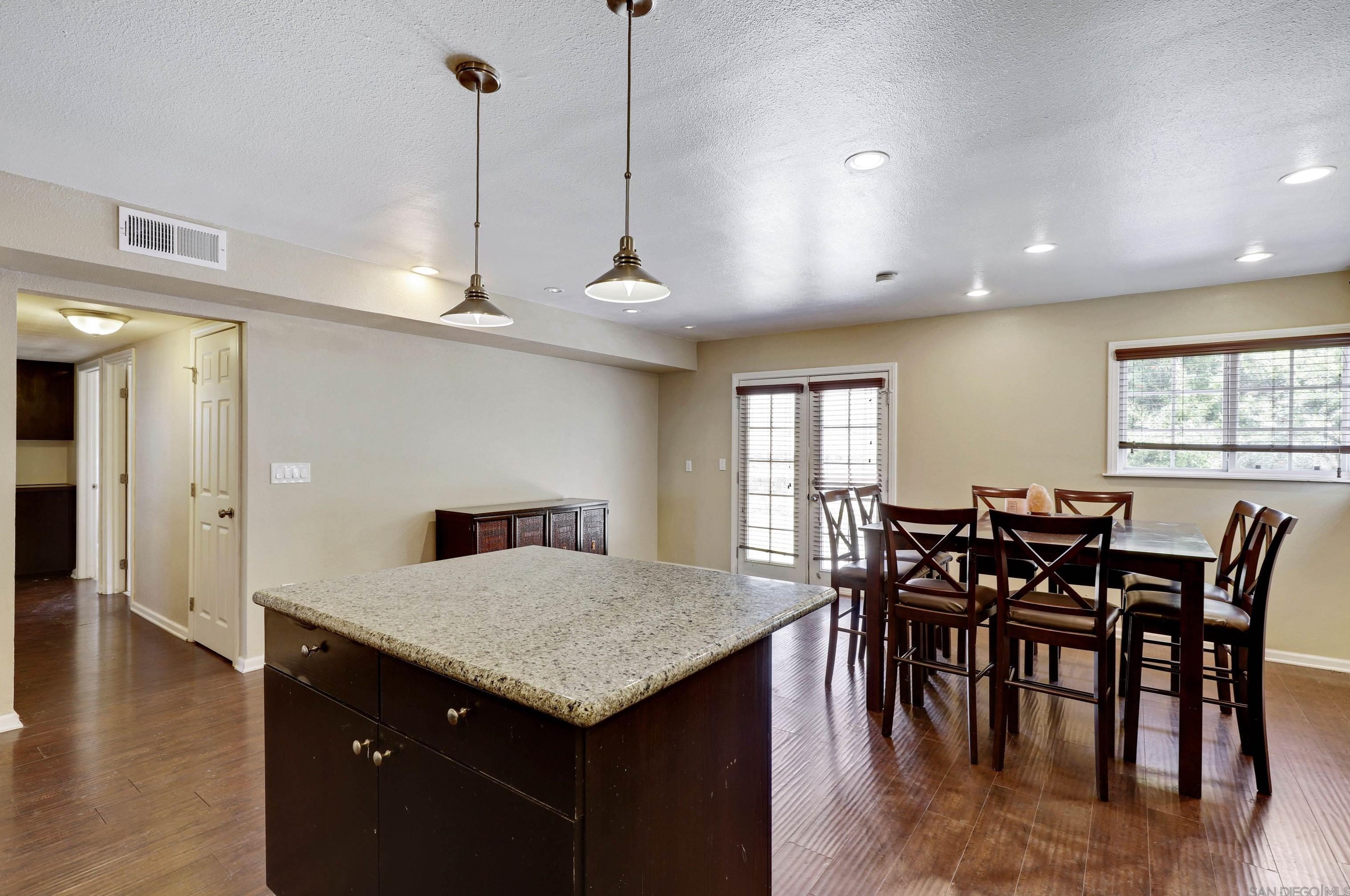 1364 Caliente Loop, Chula Vista CA  91910-6810 exterior