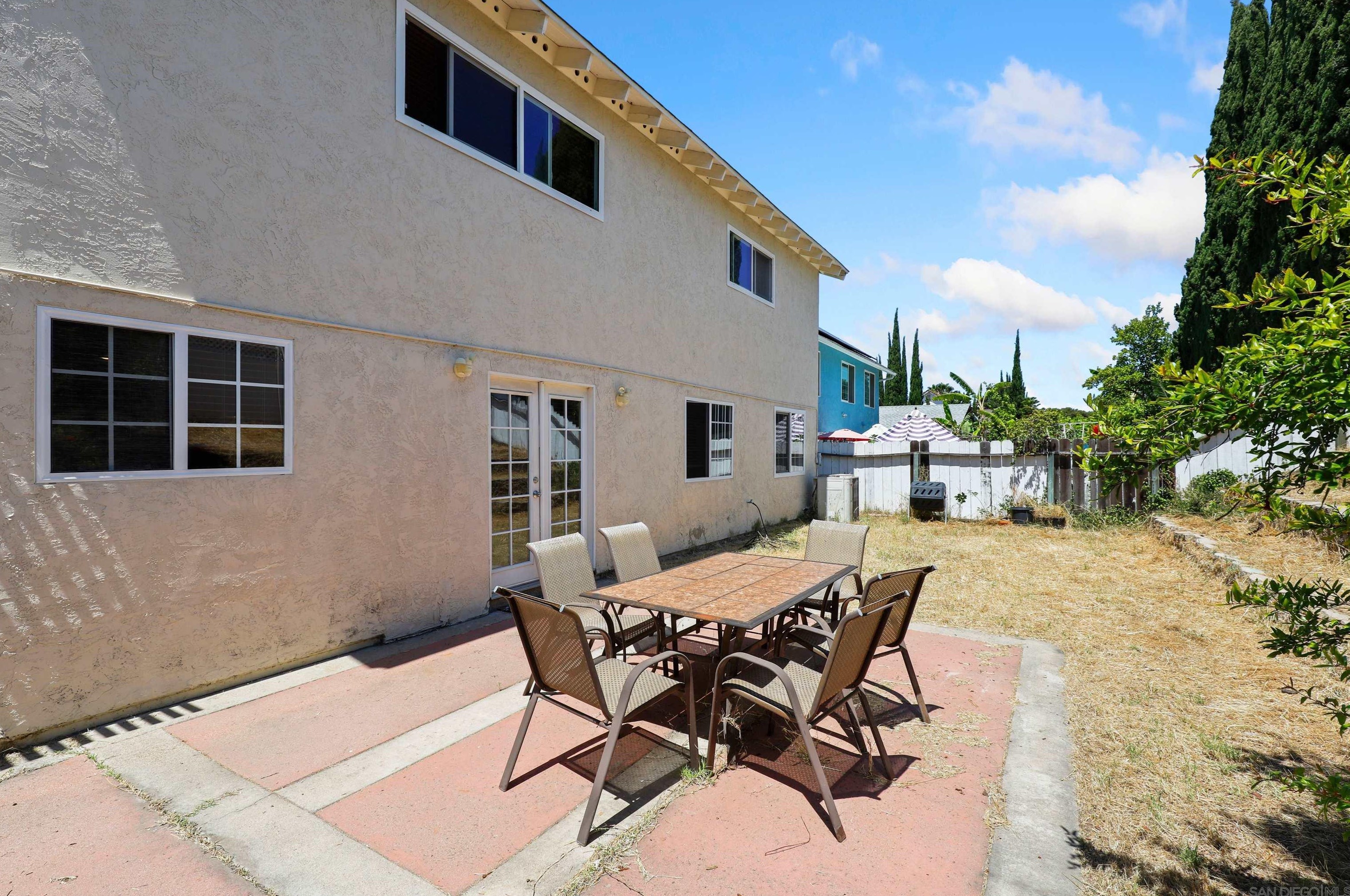 1364 Caliente Loop, Chula Vista CA  91910-6810 exterior