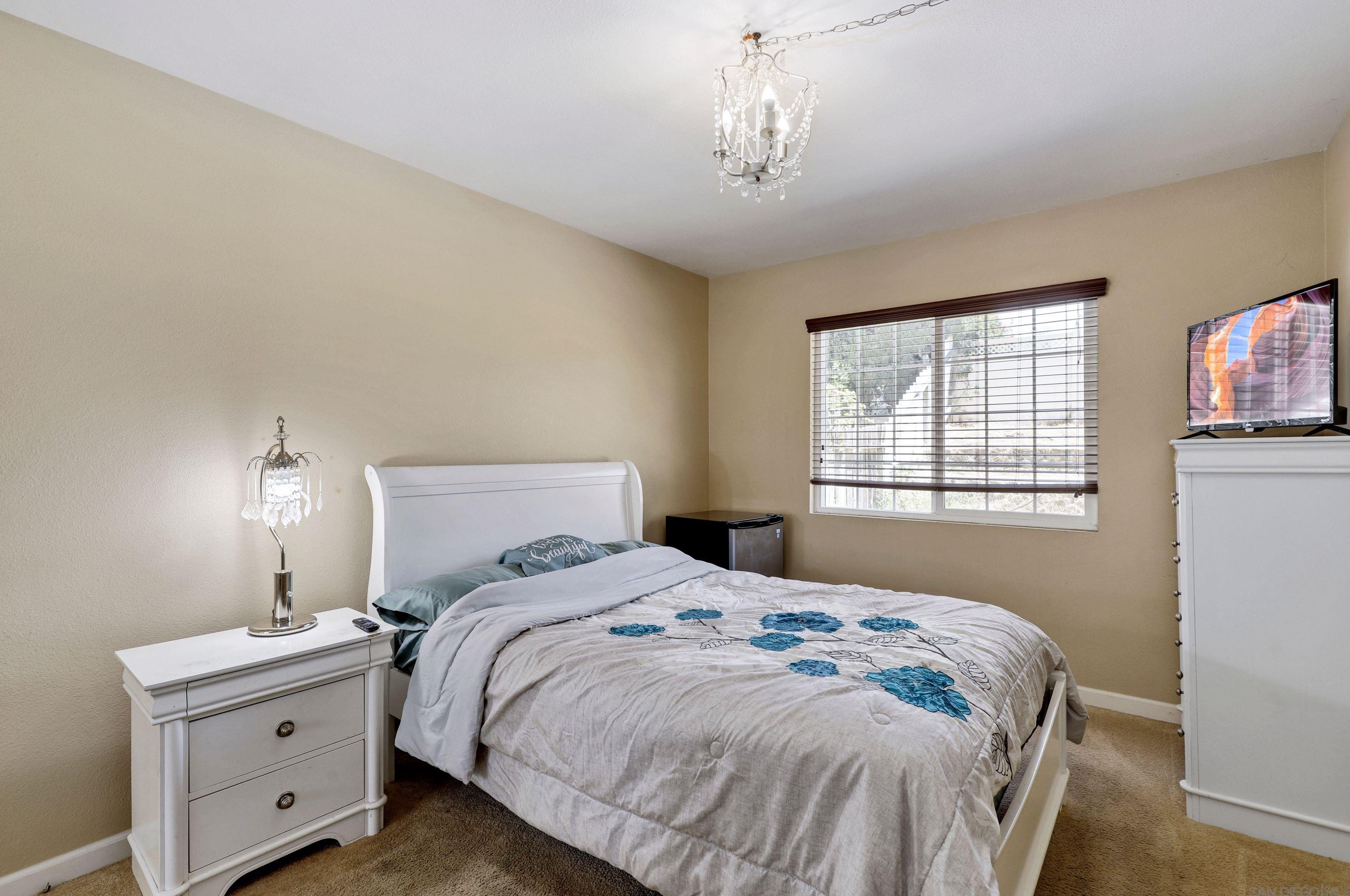 1364 Caliente Loop, Chula Vista CA  91910-6810 exterior