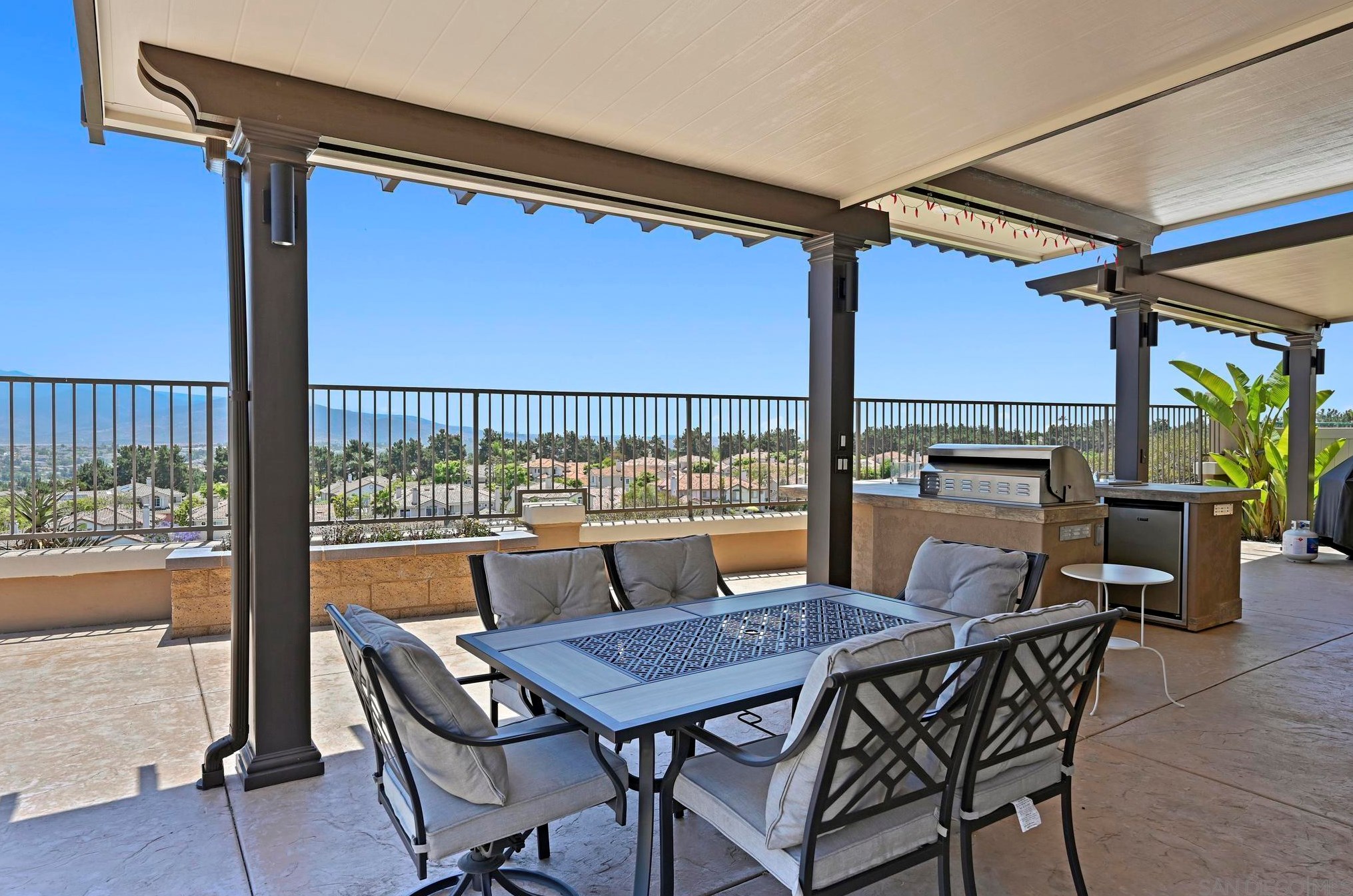 1035 Park Meadows Rd, Chula Vista CA  91915-1414 exterior