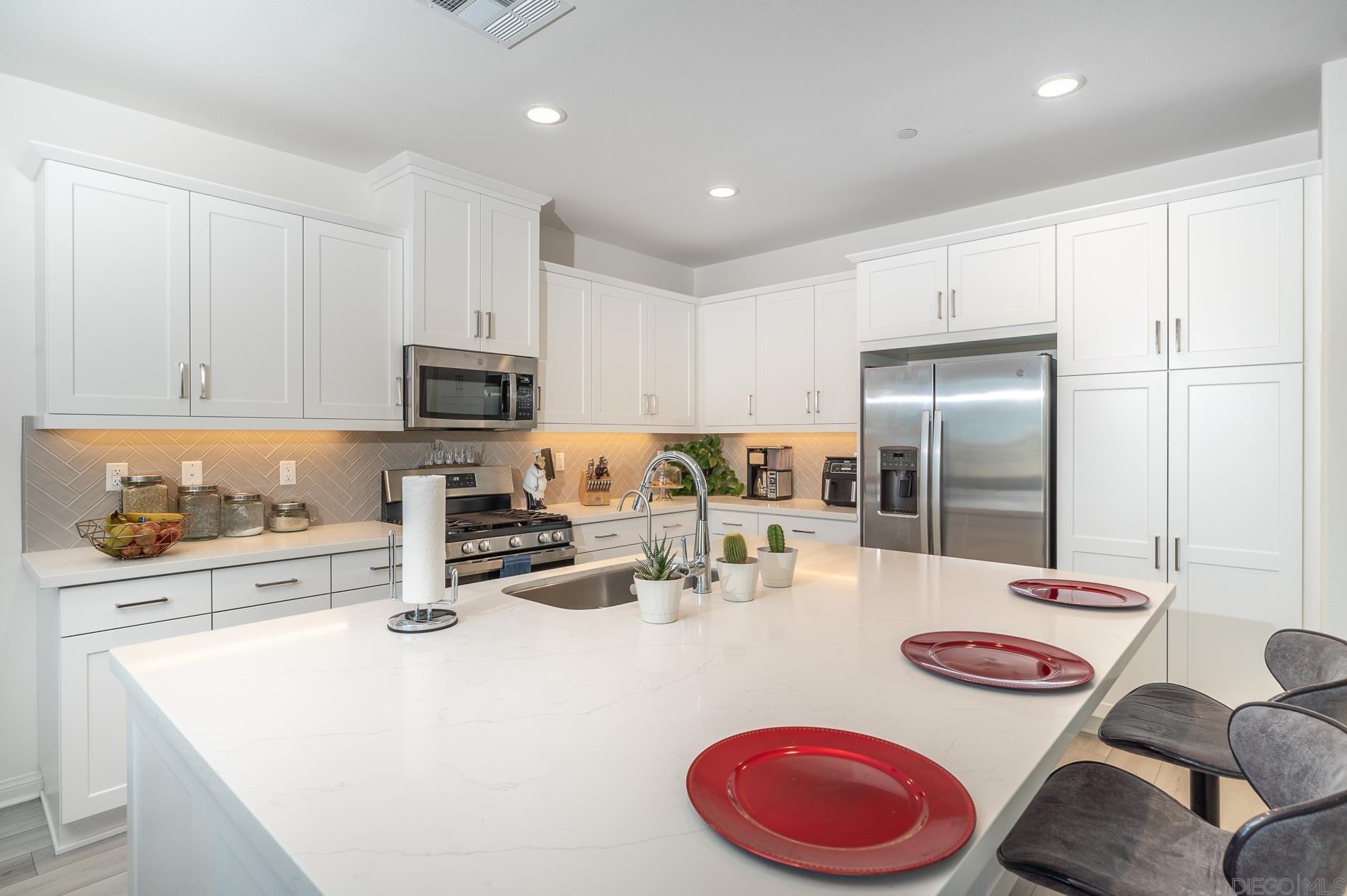 5384 Viewstone Ct, Hemet CA  92545 exterior