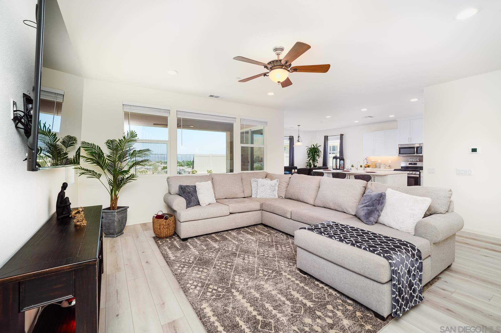 5384 Viewstone Ct, Hemet CA  92545 exterior