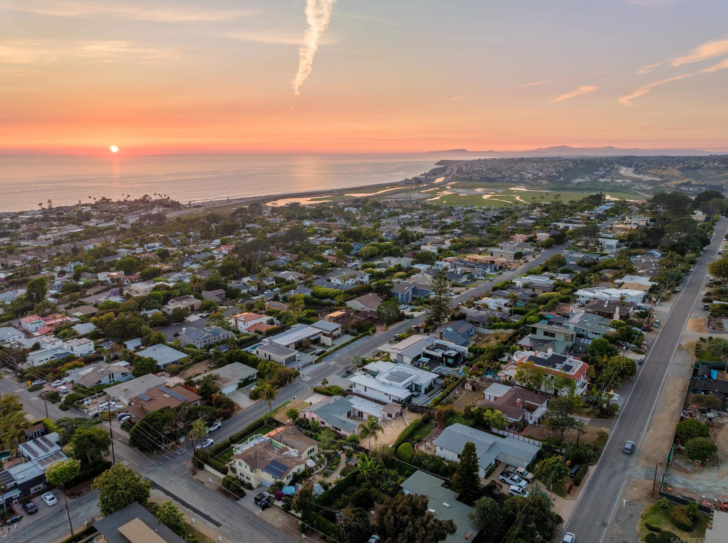 410 Granados Ave, Solana Beach CA  92075-2015 exterior