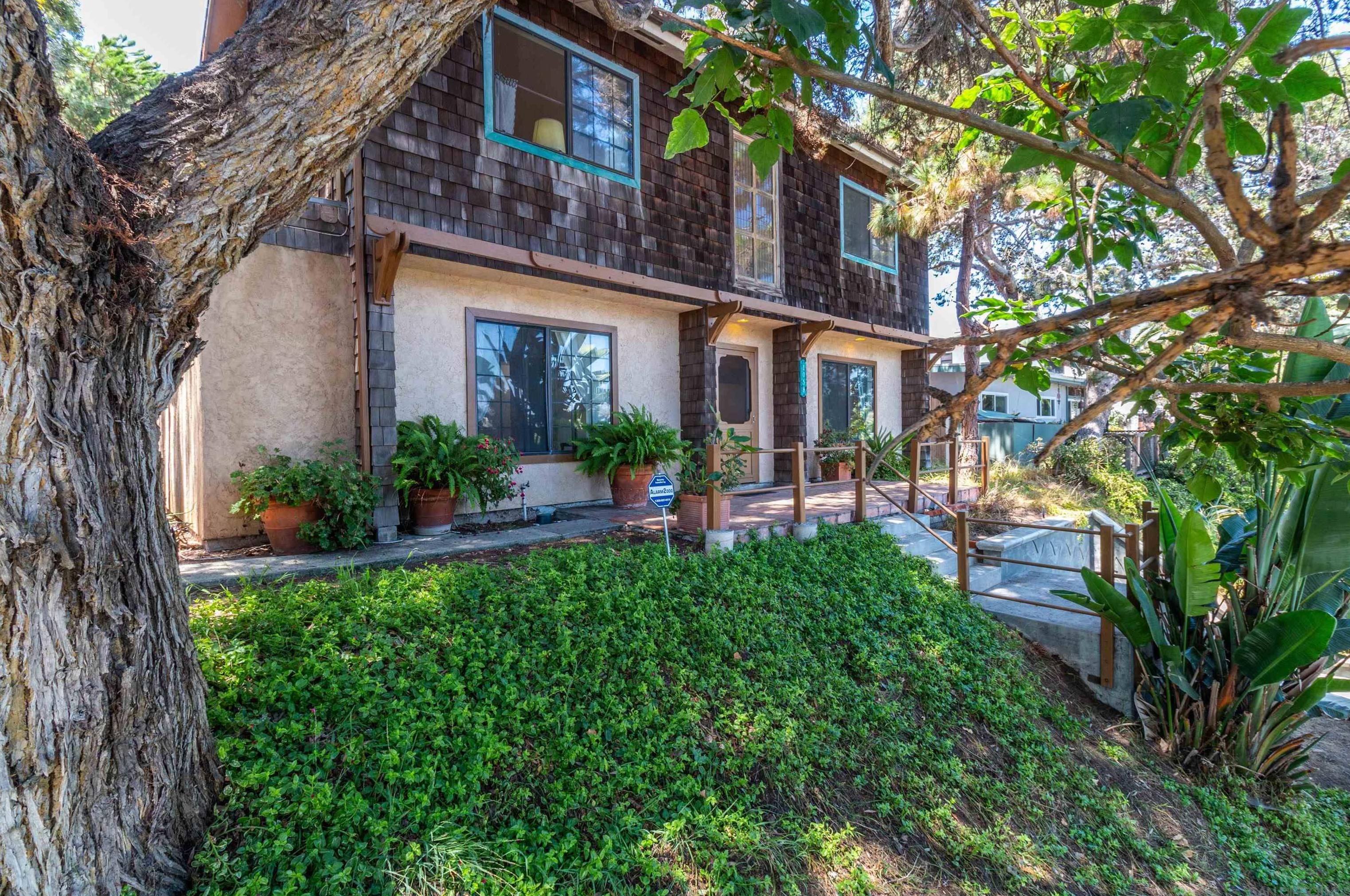1058 3rd St, Encinitas, CA 92024