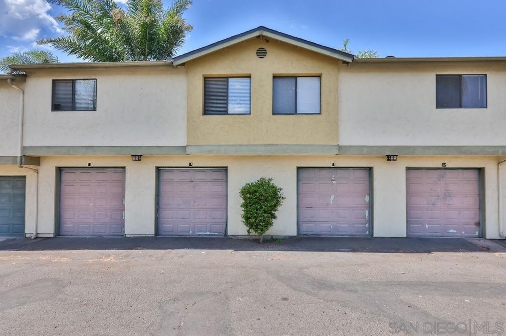 201 Twin Oaks Ave, Chula Vista CA  91910-2739 exterior