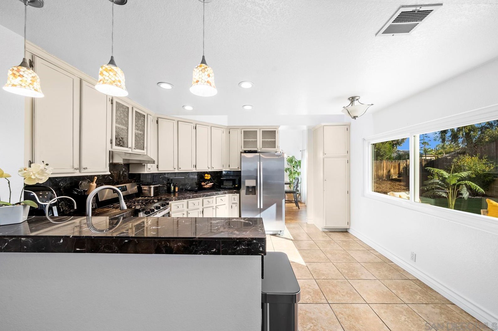 29769 Stonewood Rd, Temecula CA  92591-5303 exterior