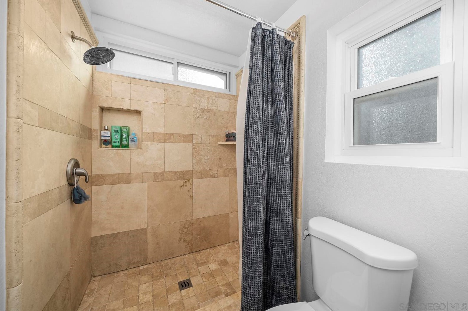 29769 Stonewood Rd, Temecula CA  92591-5303 exterior