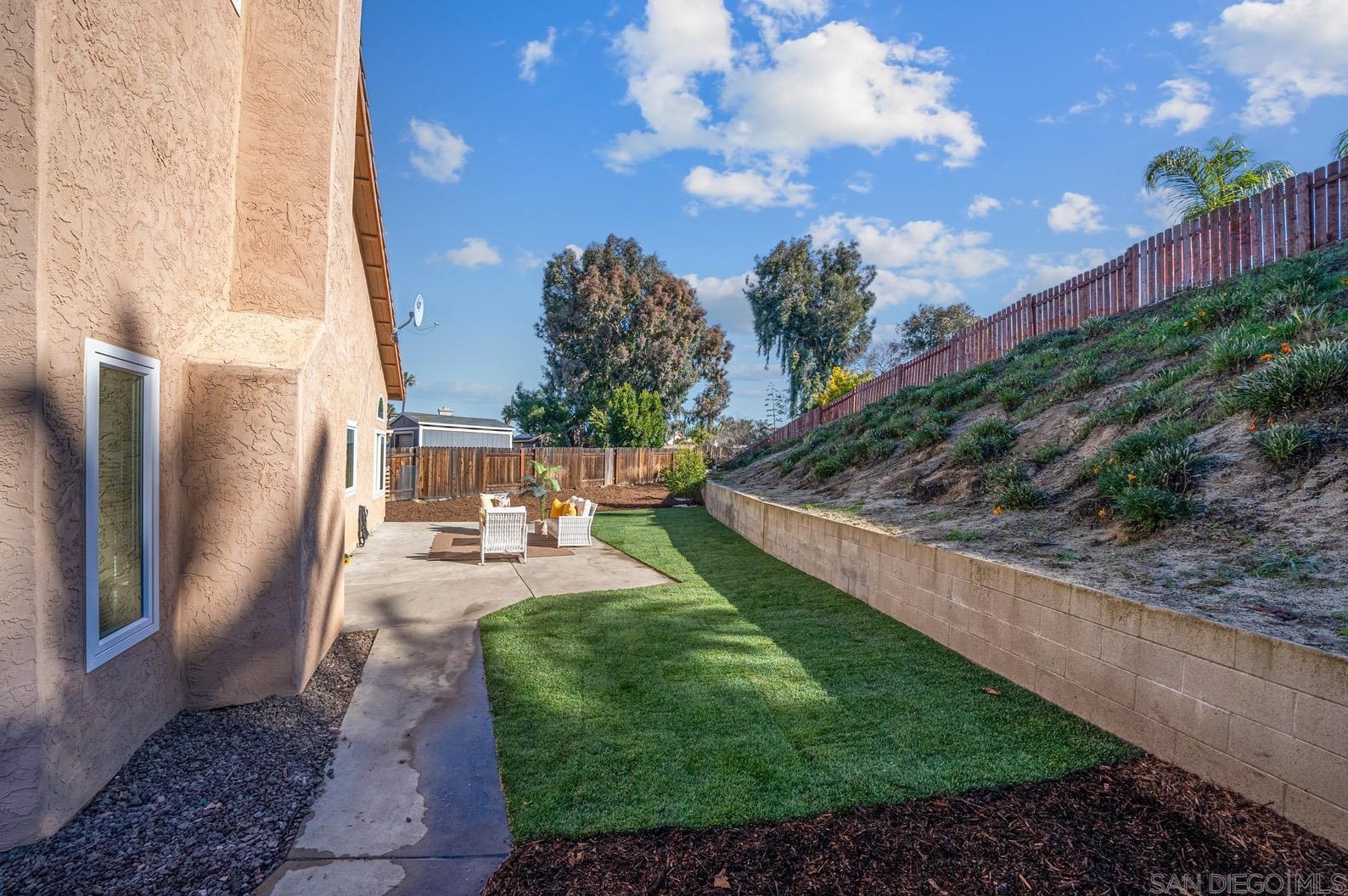 29769 Stonewood Rd, Temecula CA  92591-5303 exterior