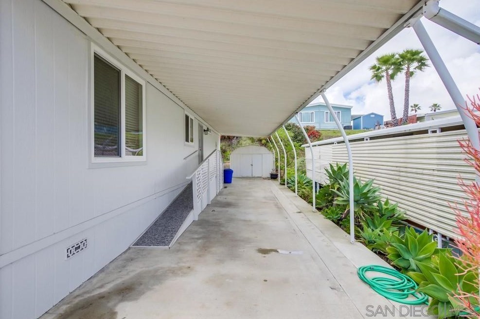 1145 Barham Dr, San Marcos CA  92078-4532 exterior