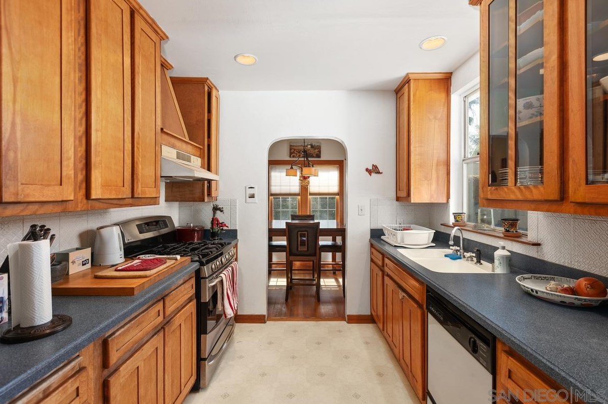 4858 Normandie Pl, La Mesa CA  91942-8545 exterior