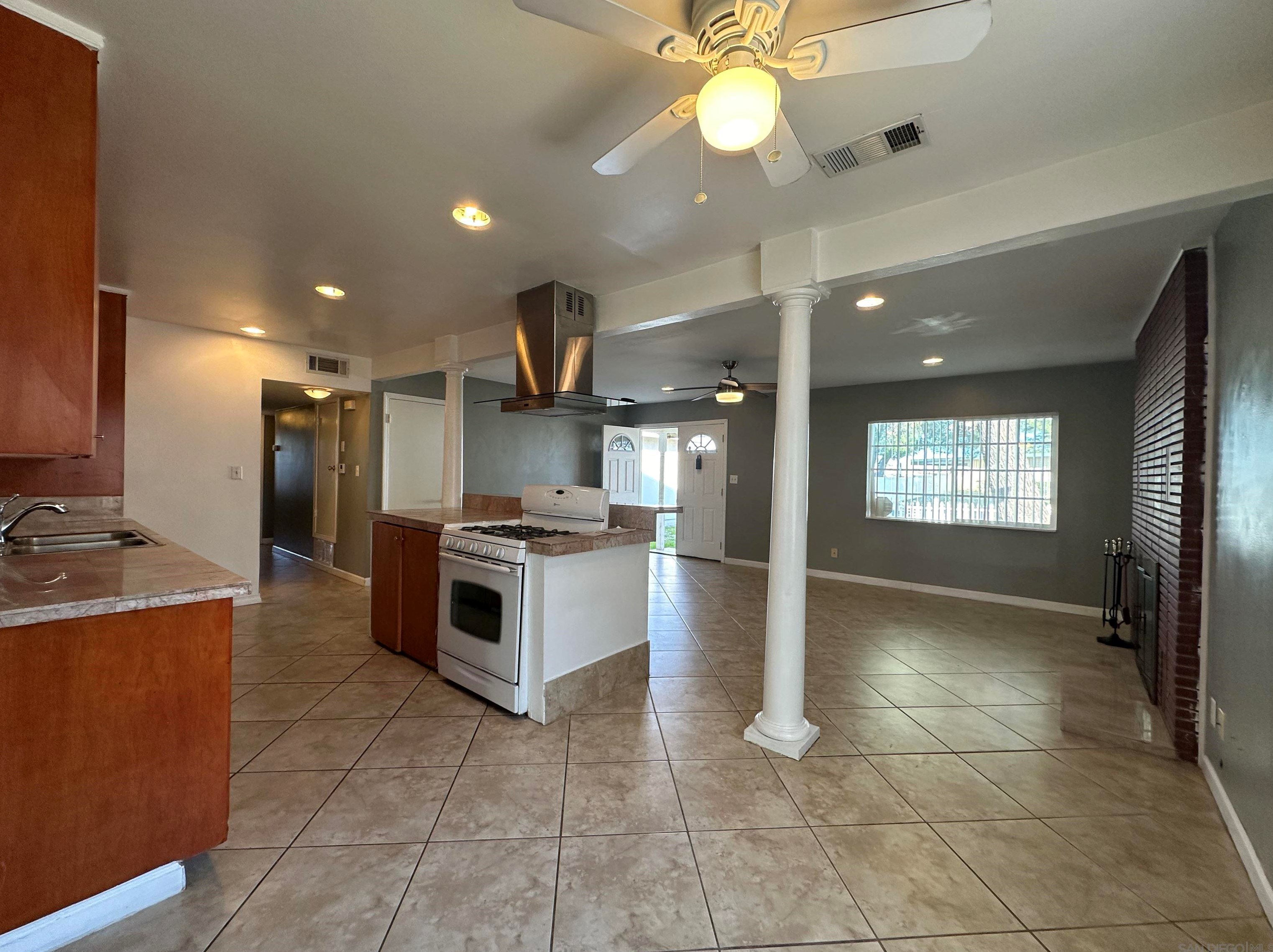 44949 5, Lancaster CA 93535-2051 exterior