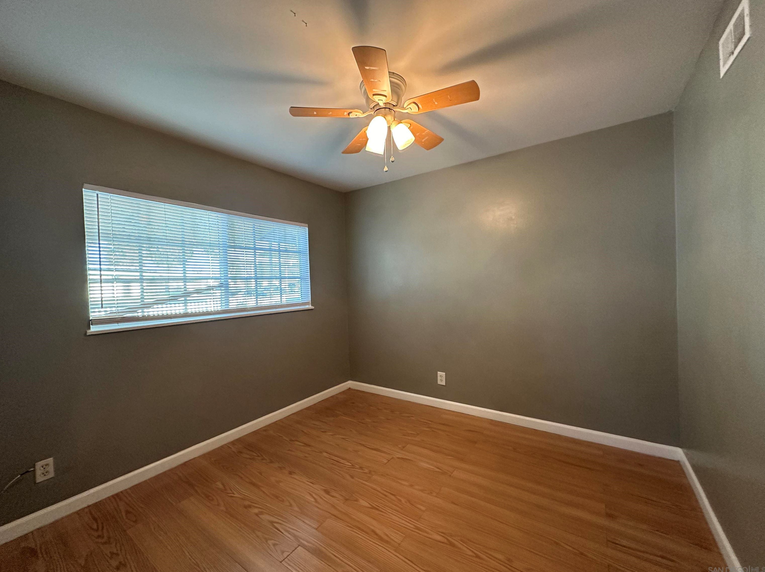 44949 5, Lancaster CA 93535-2051 exterior