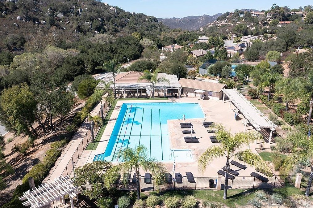 10732 Meadow Glen Way, Escondido CA  92026-6924 exterior