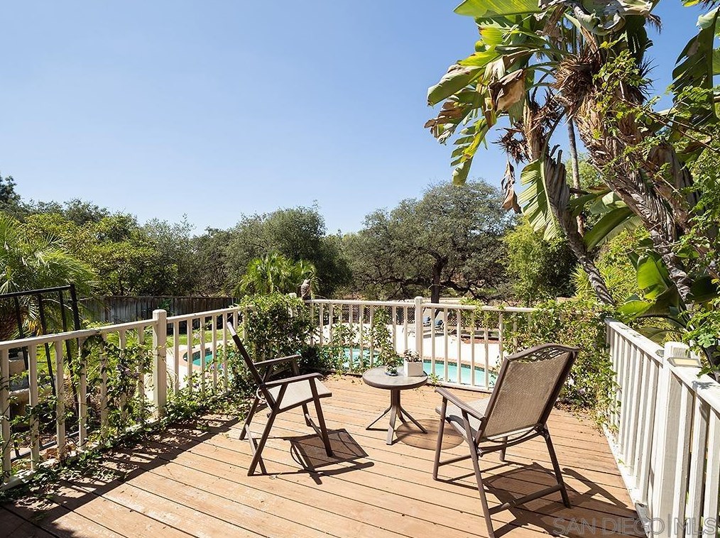 10732 Meadow Glen Way, Escondido CA  92026-6924 exterior