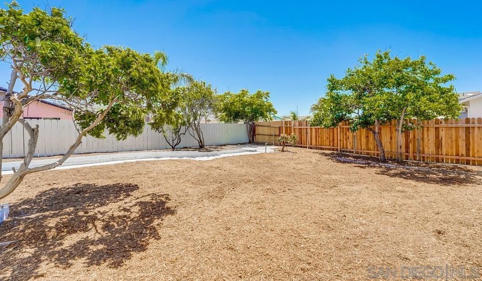 1605 Hilltop Dr, Chula Vista CA  91911-5304 exterior