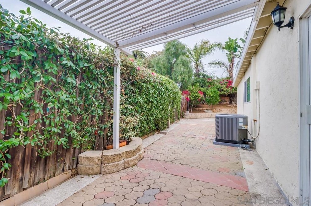 1435 Gowin St, Spring Valley CA  91977-3806 exterior