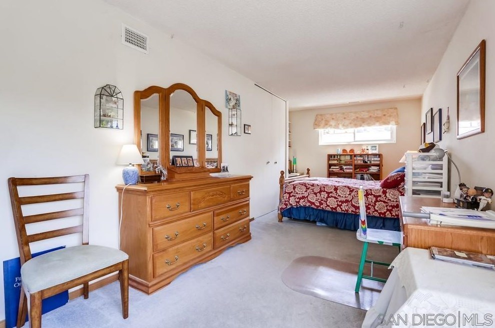 6890 Boulder Lake Ave, San Diego CA  92119-1946 exterior