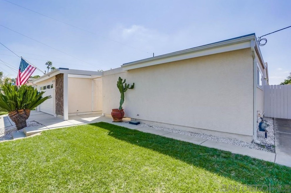 6890 Boulder Lake Ave, San Diego CA  92119-1946 exterior