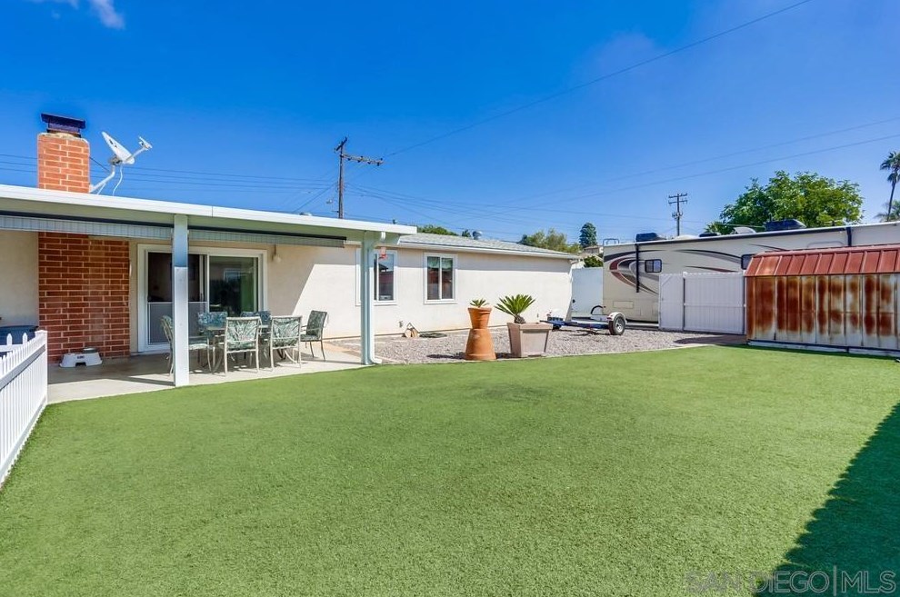 6890 Boulder Lake Ave, San Diego CA  92119-1946 exterior