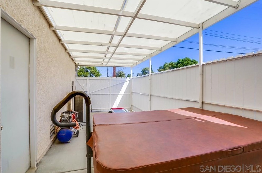 6890 Boulder Lake Ave, San Diego CA  92119-1946 exterior