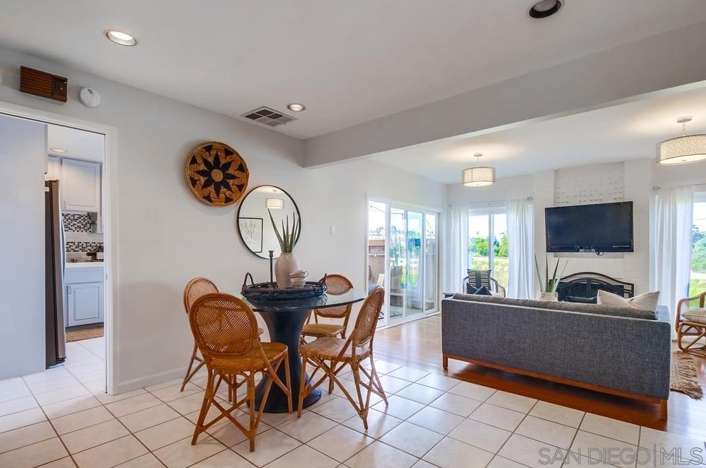 2310 Caminito Mira, San Diego CA  92107-1528 exterior