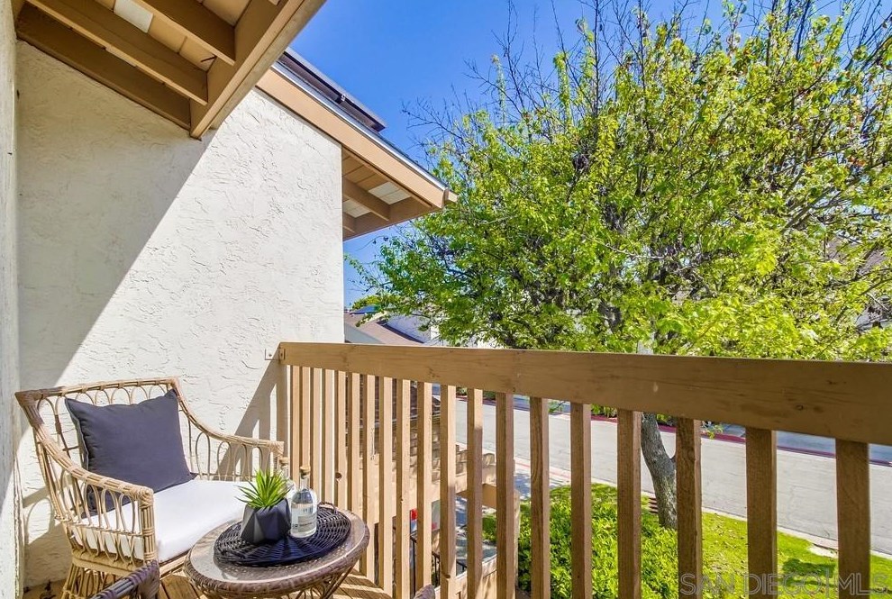 2310 Caminito Mira, San Diego CA  92107-1528 exterior