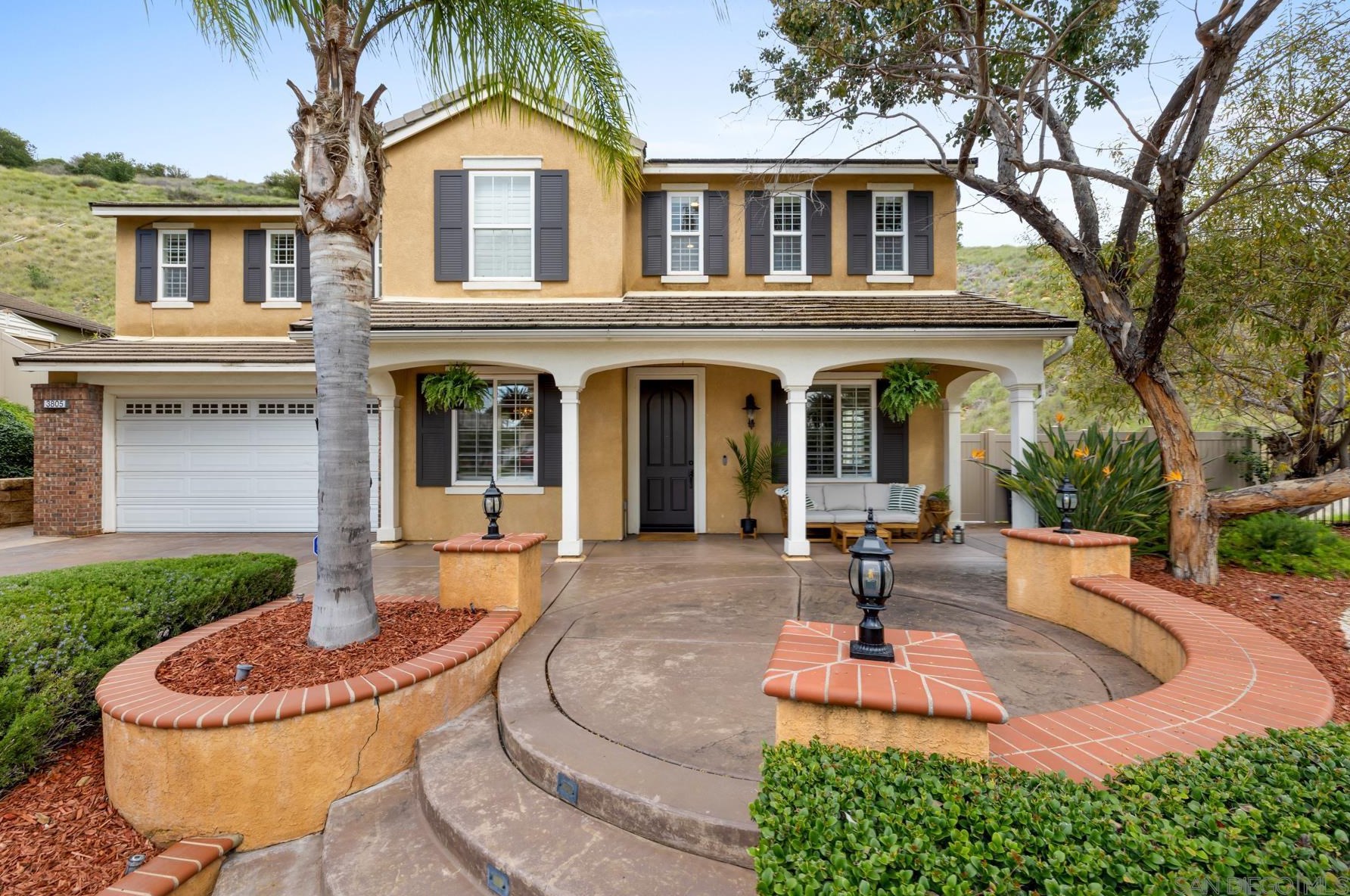 3805 Sacramento Dr, La Mesa CA  91941-6887 exterior